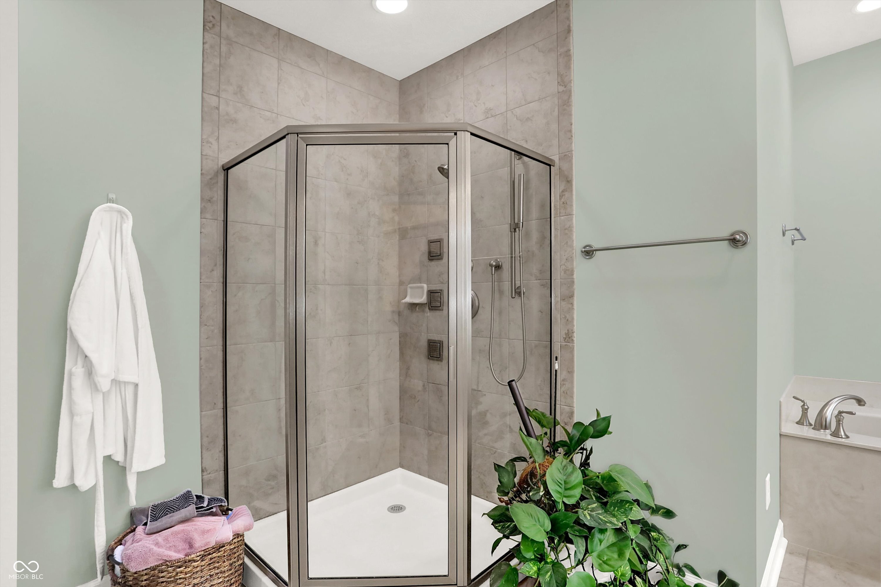 435 Virginia Avenue Unit: 302