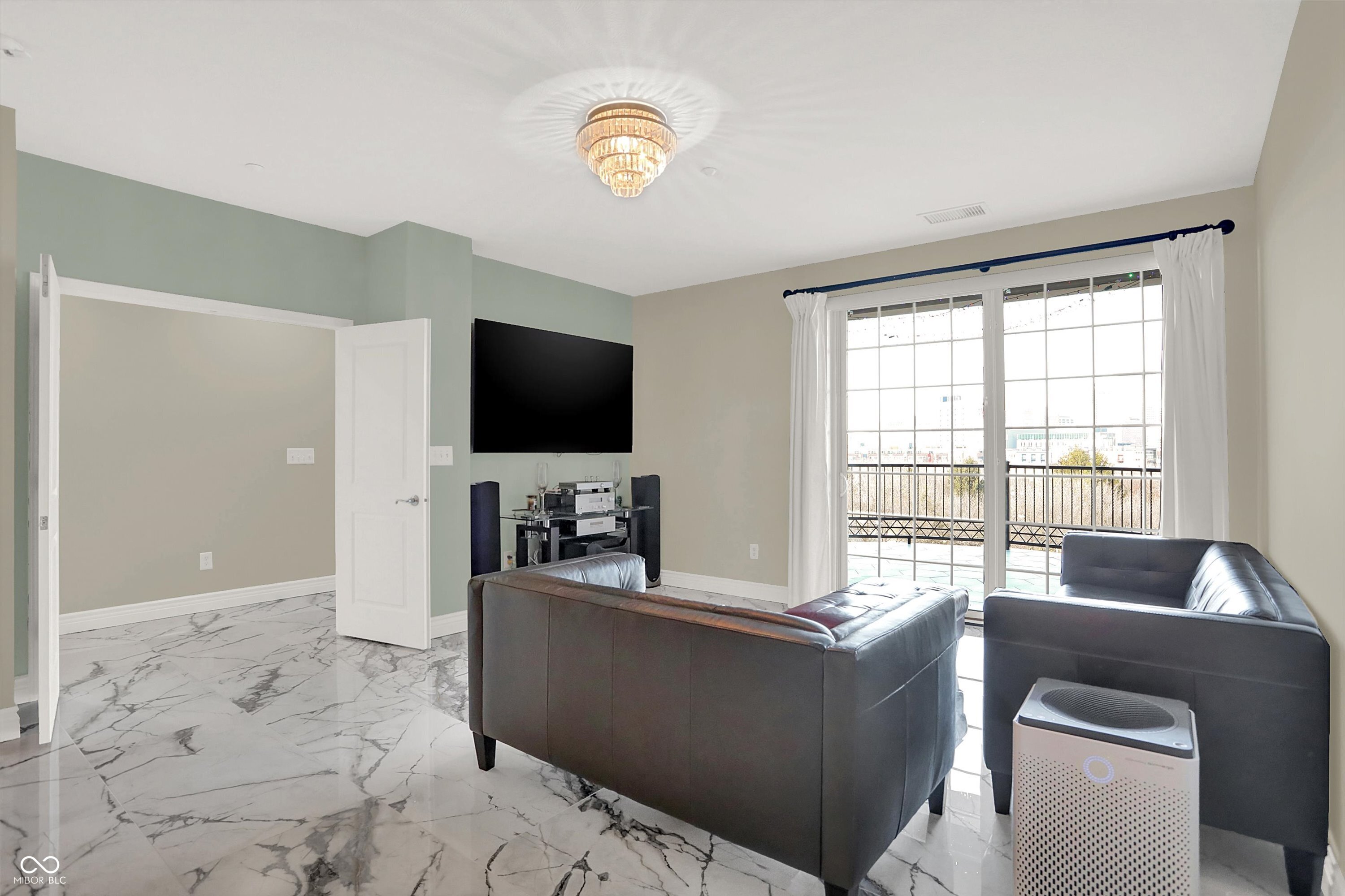 435 Virginia Avenue Unit: 302