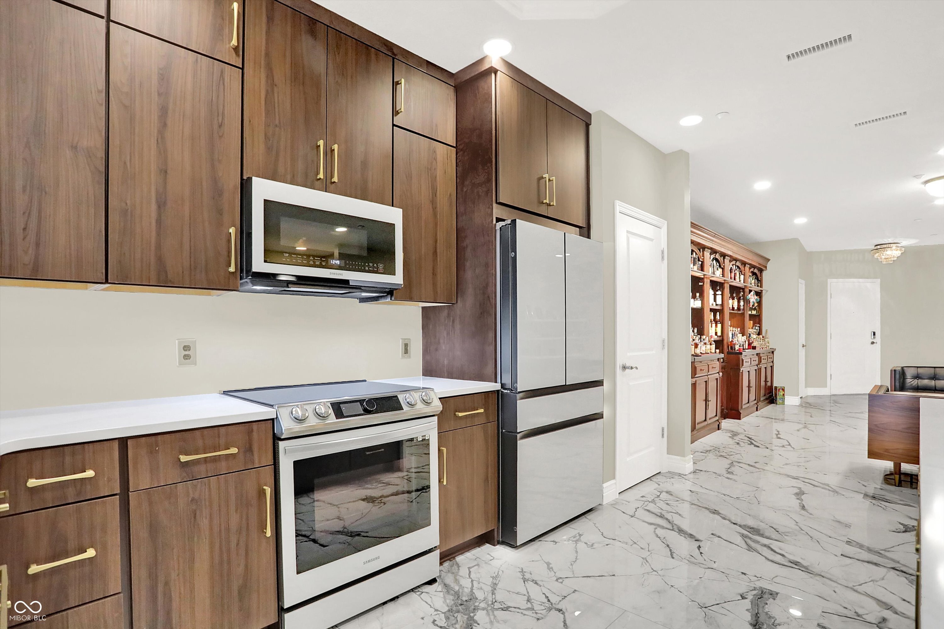 435 Virginia Avenue Unit: 302