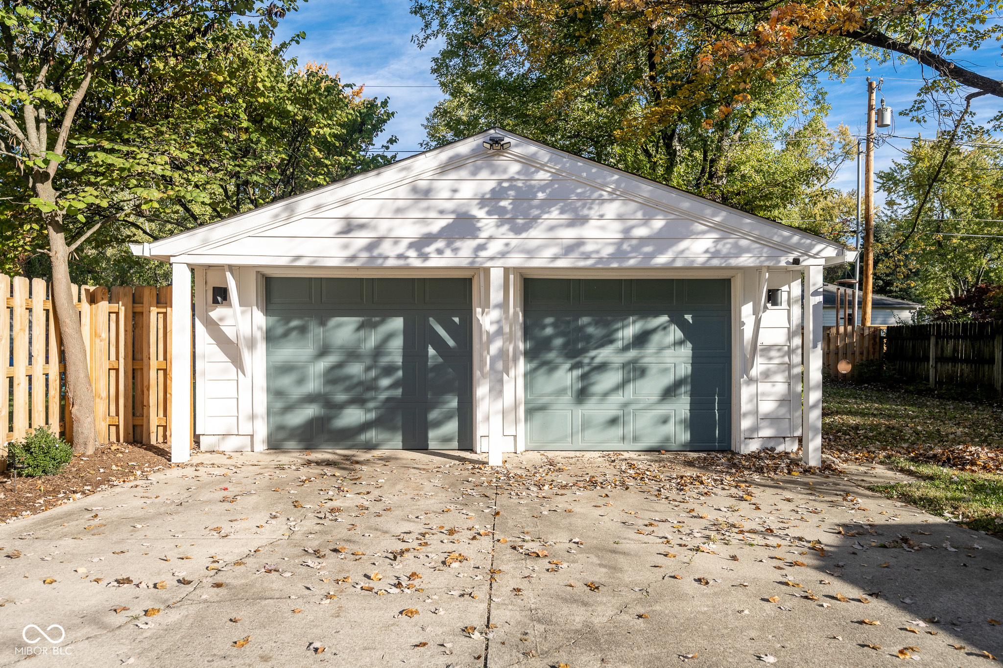 1838 E 64th St S Drive