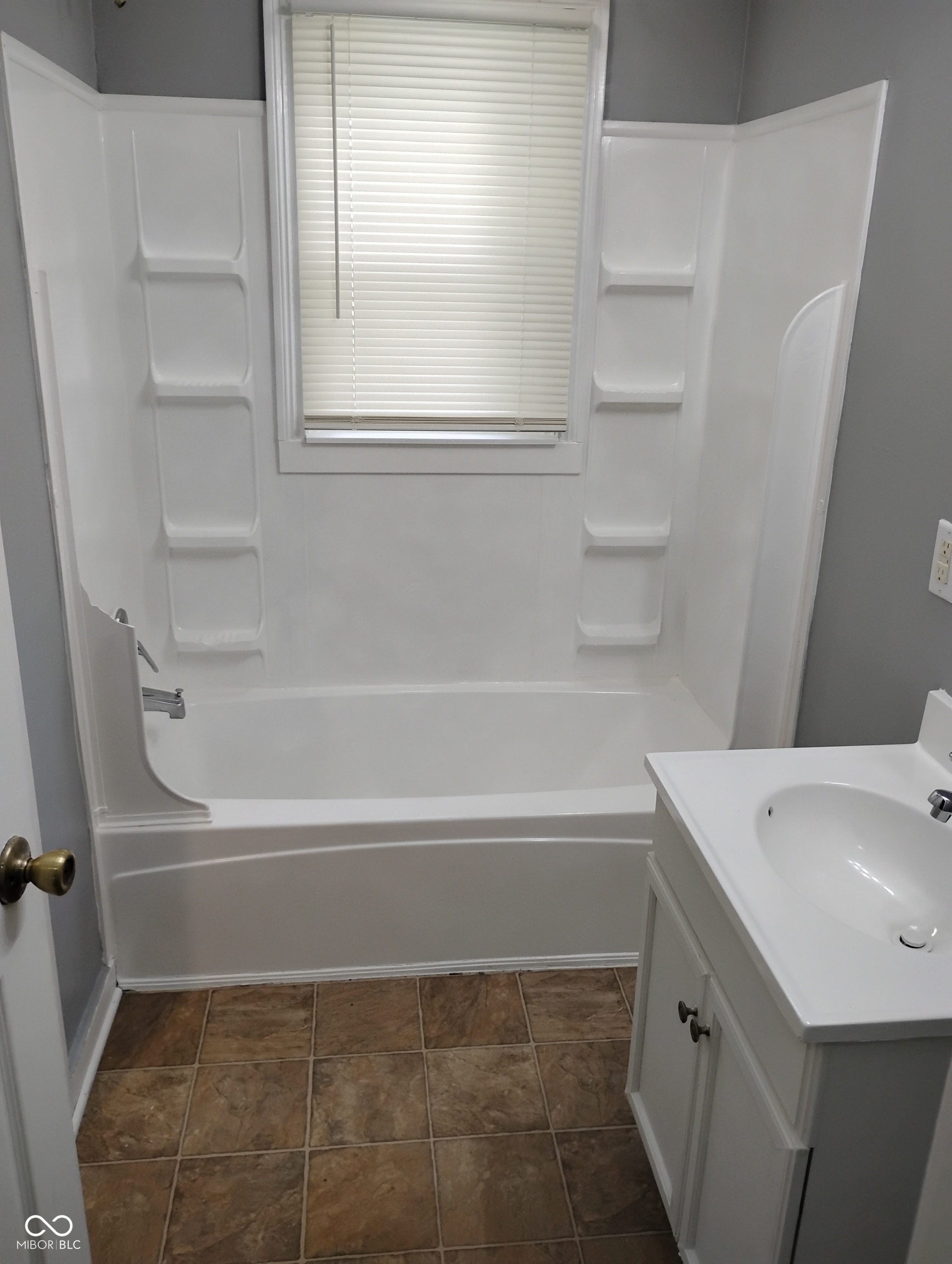 94 N Routiers Avenue