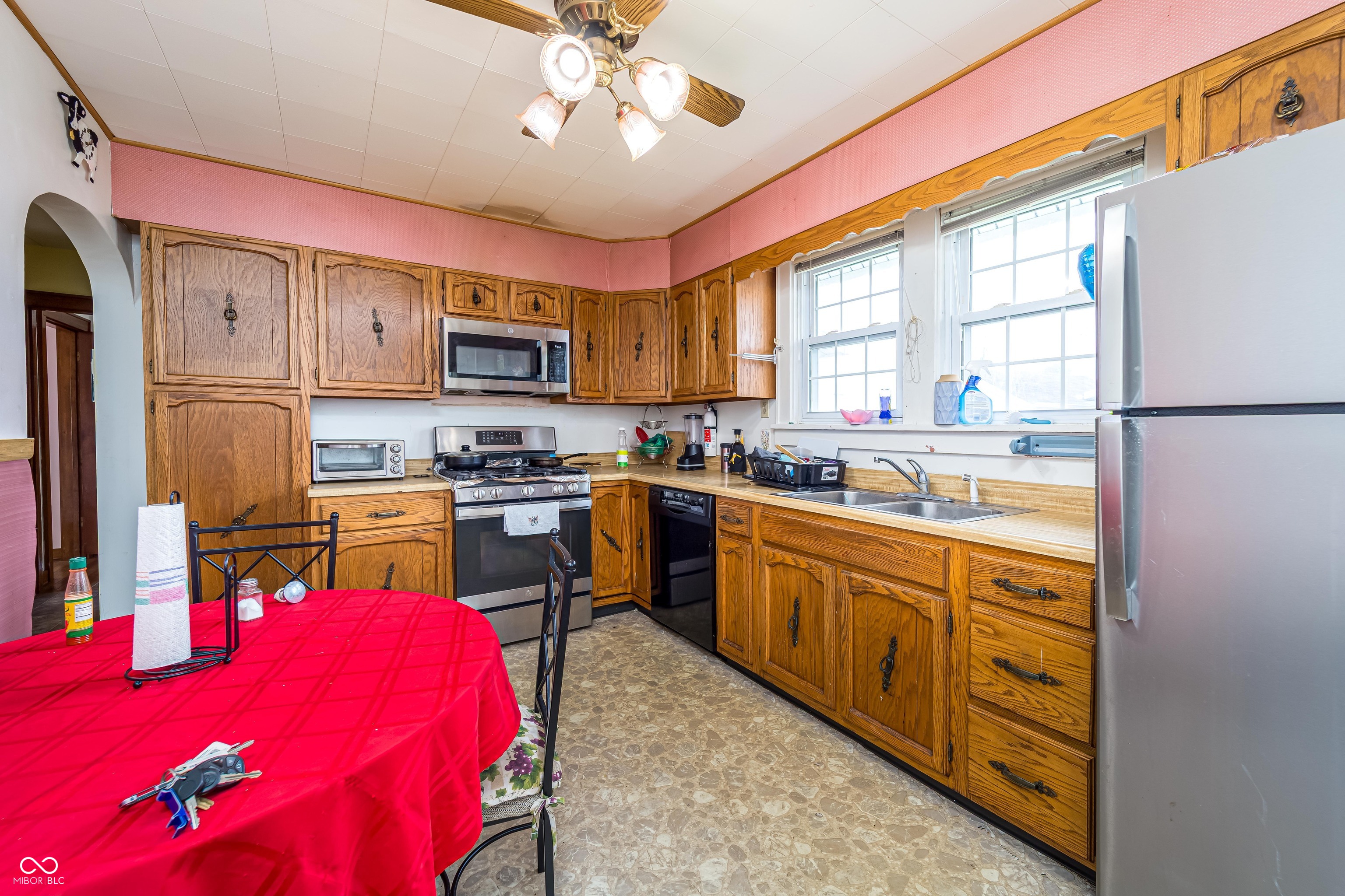 20-24 N Eisenhower Drive