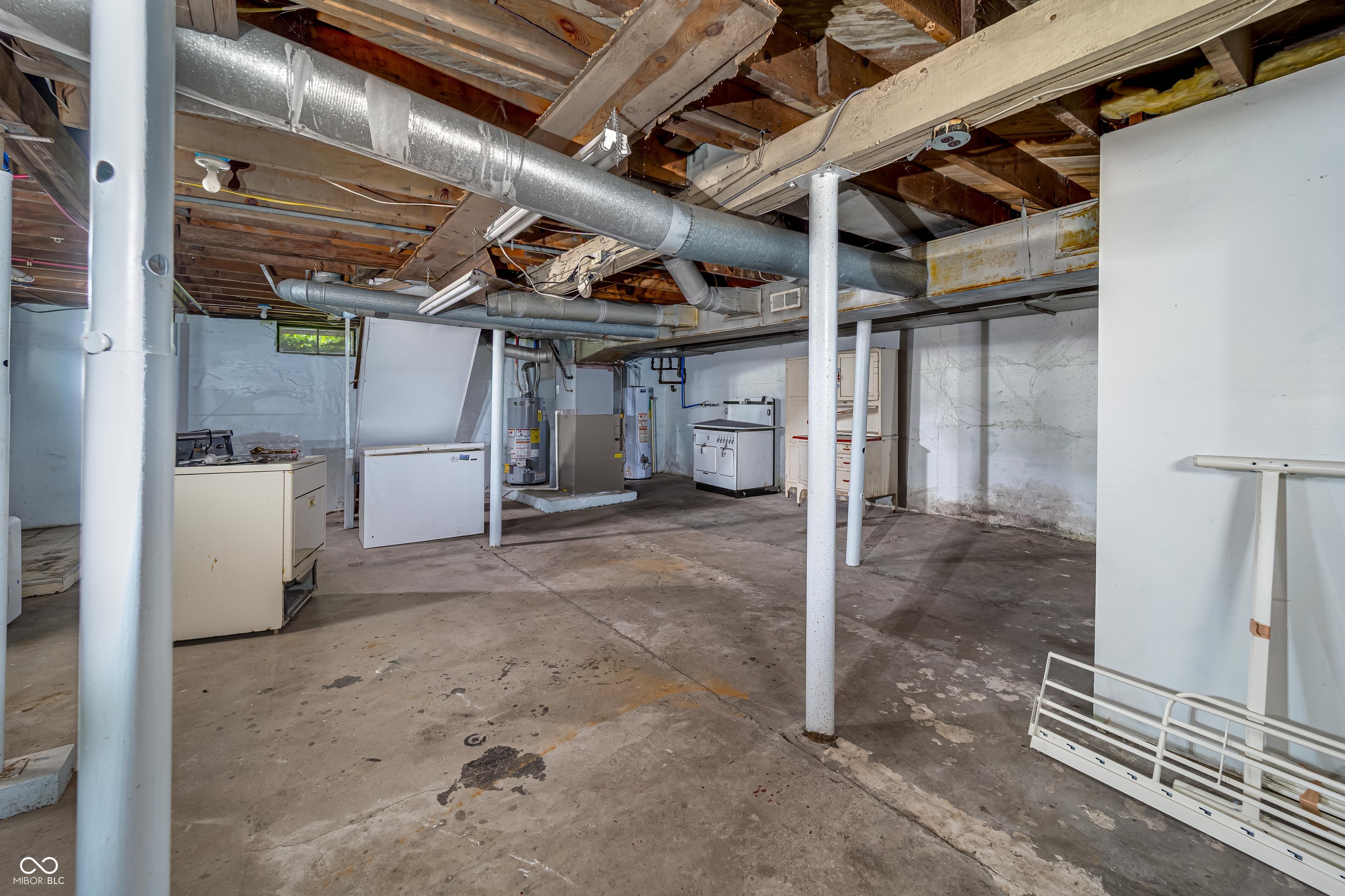 20-24 N Eisenhower Drive