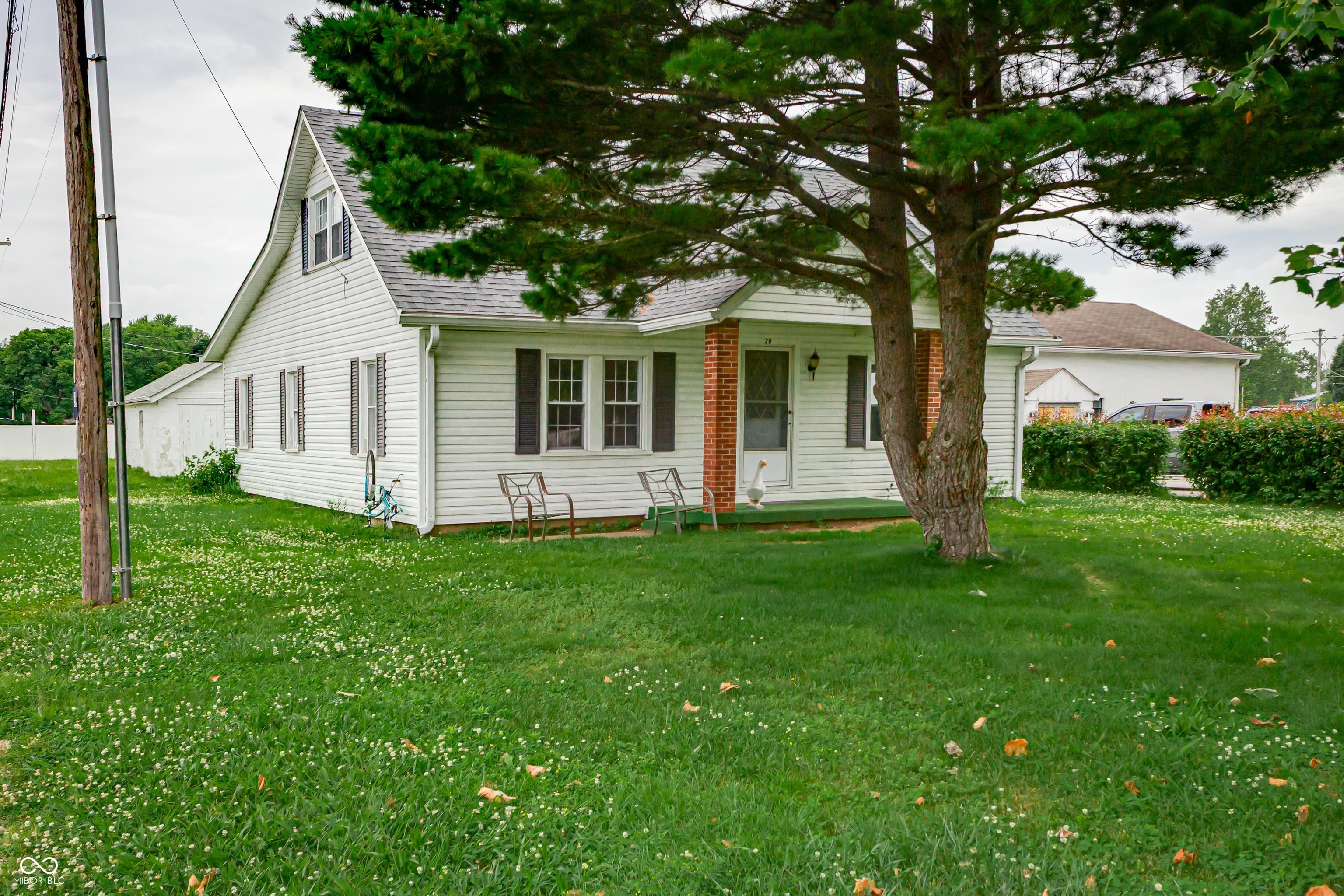20-24 N Eisenhower Drive