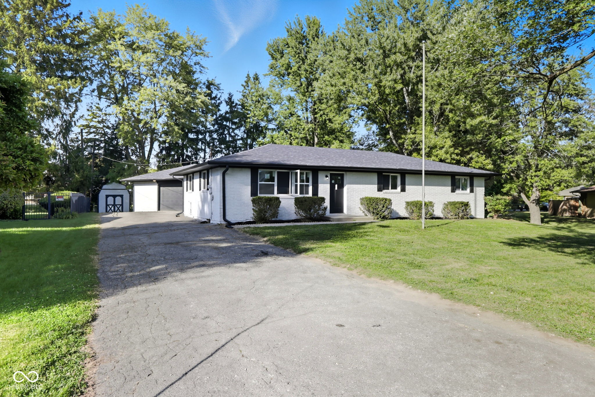 402 W Banta Road