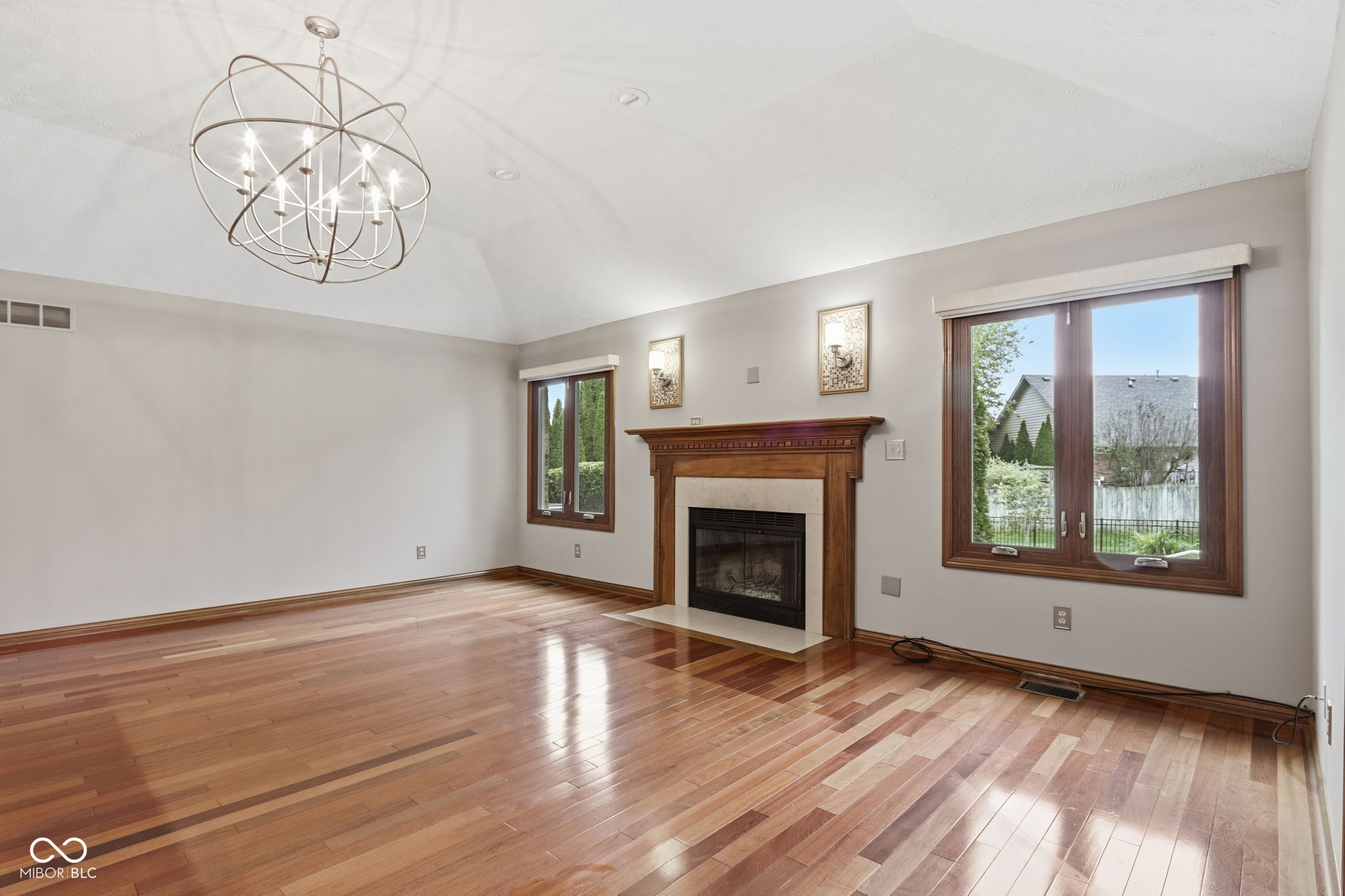 1007 Mount Vernon Court