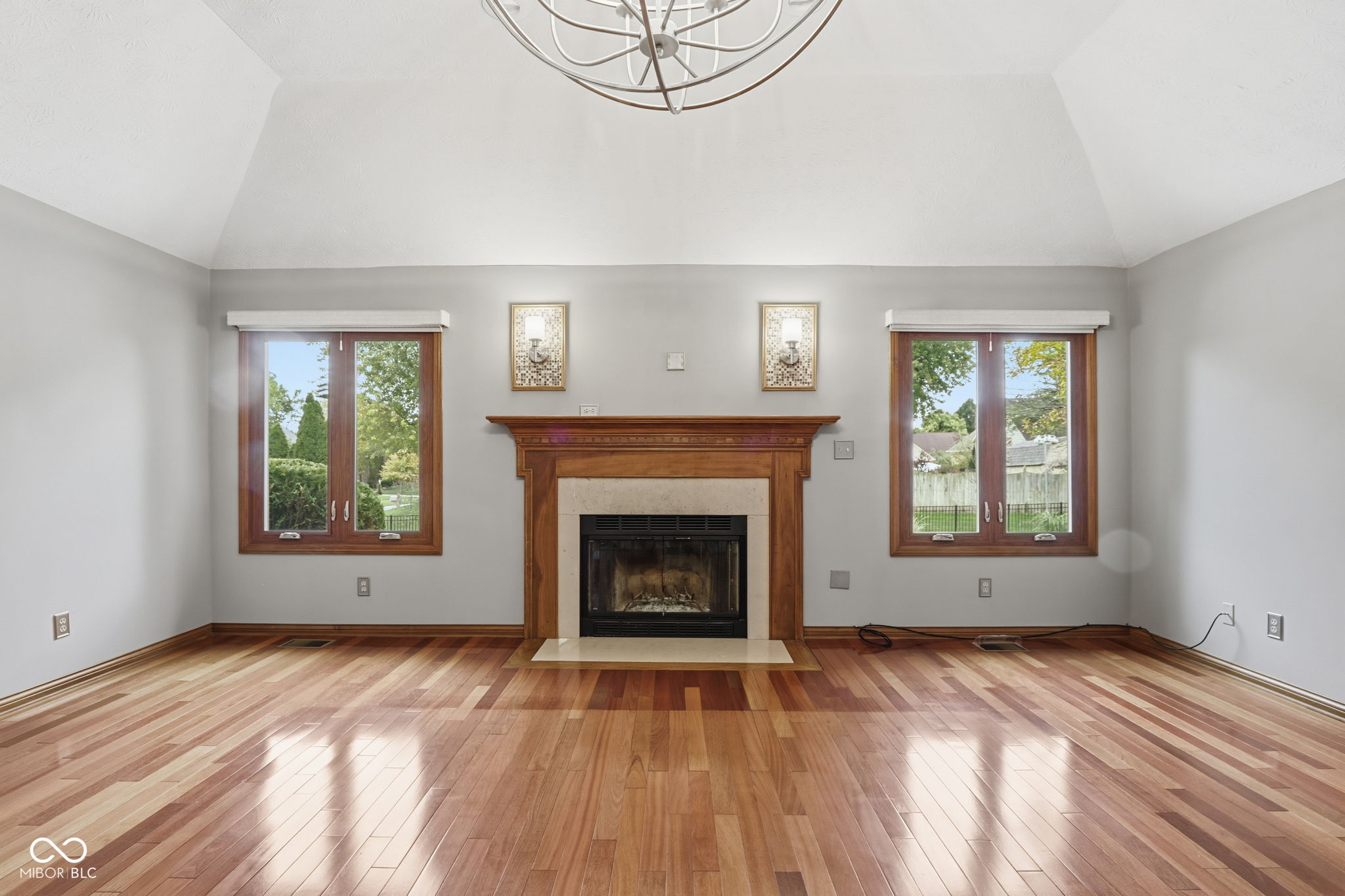 1007 Mount Vernon Court