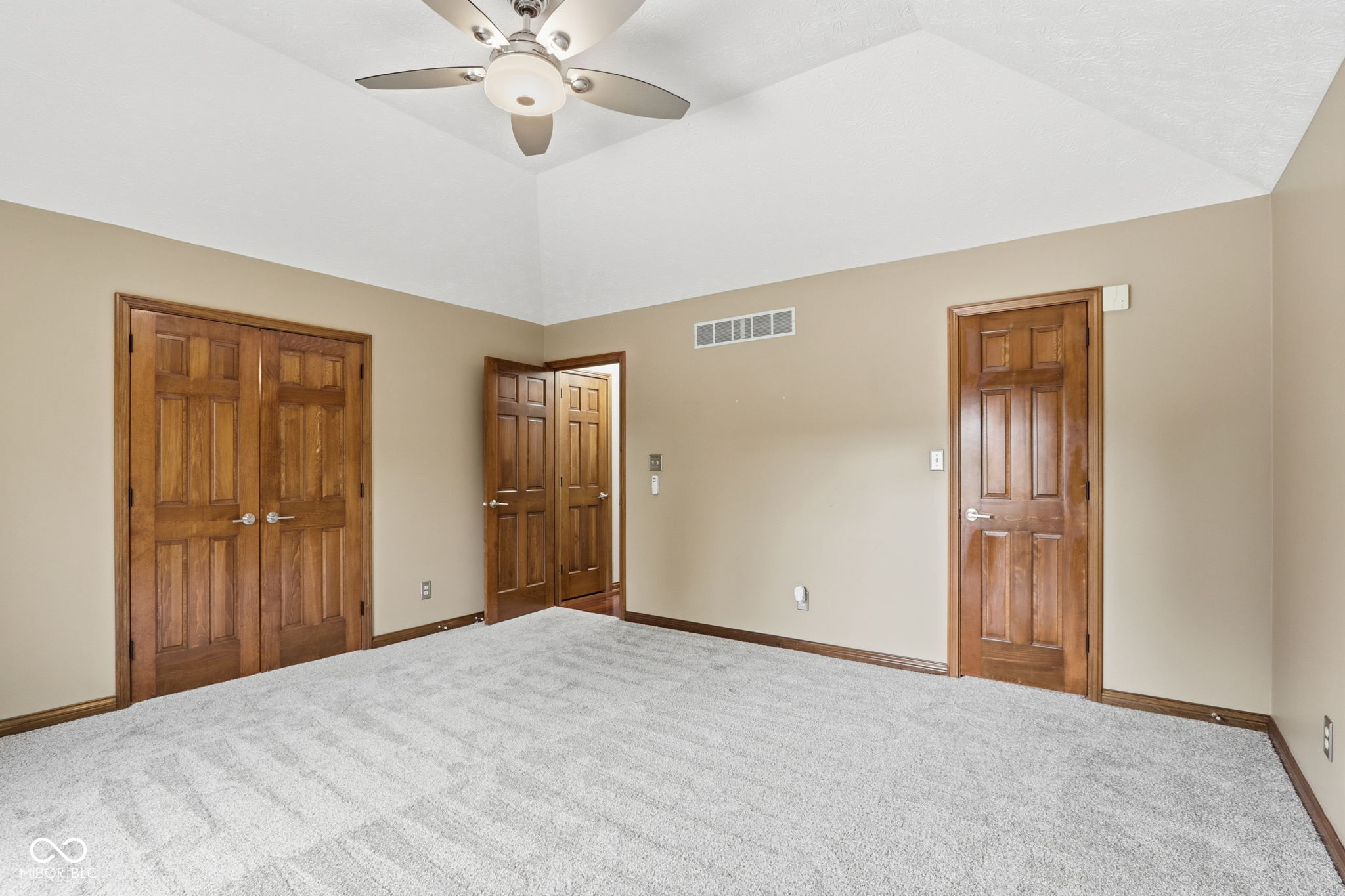 1007 Mount Vernon Court