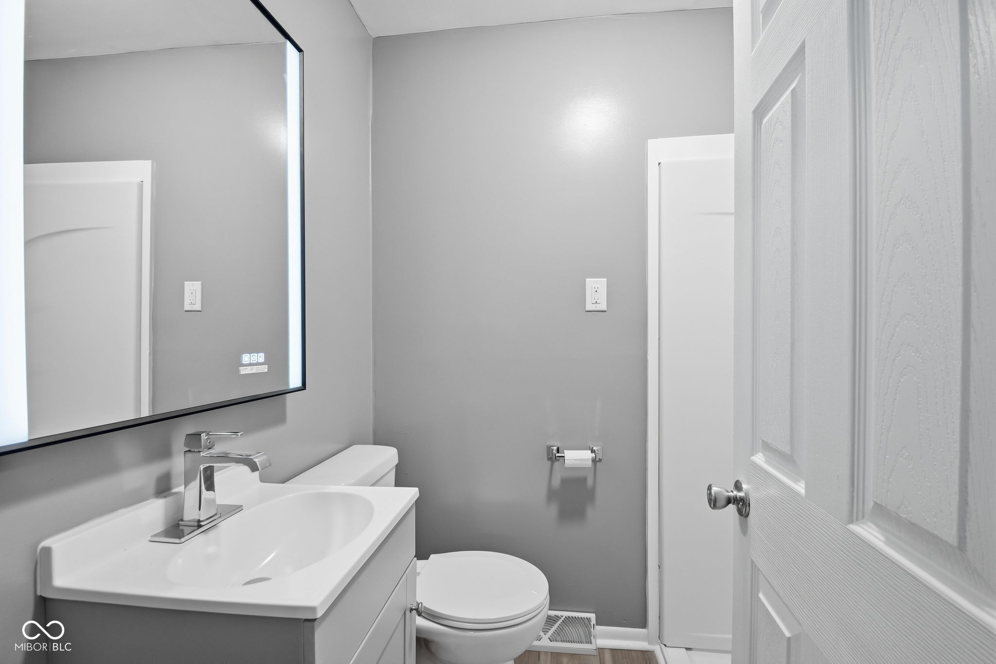 749 W Edgewood Avenue