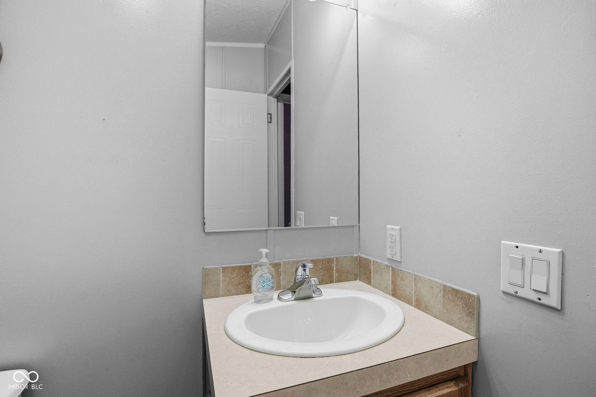 9205 S Harrodsburg Road