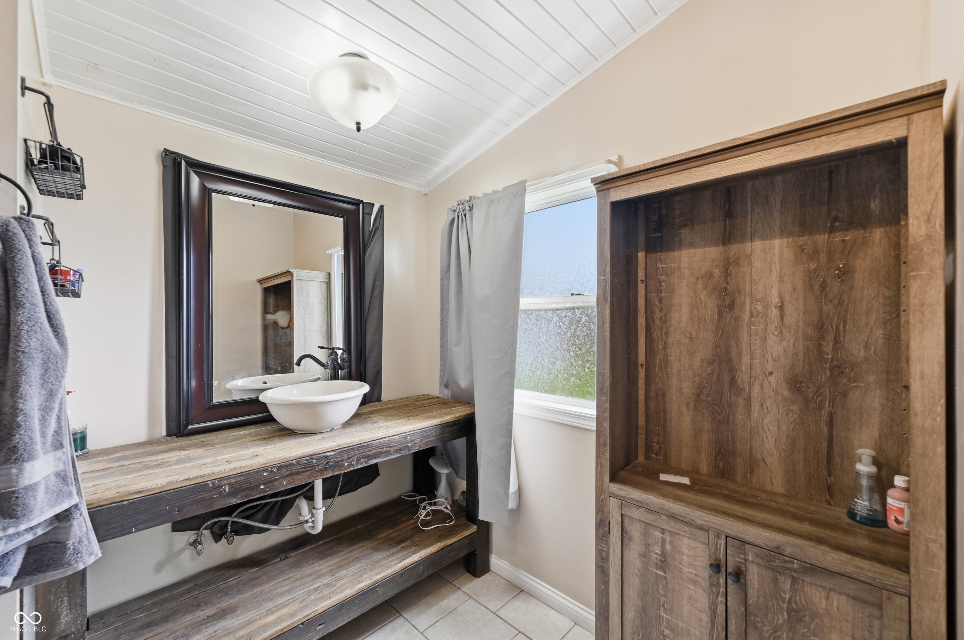 1498 Upper Schooner Road