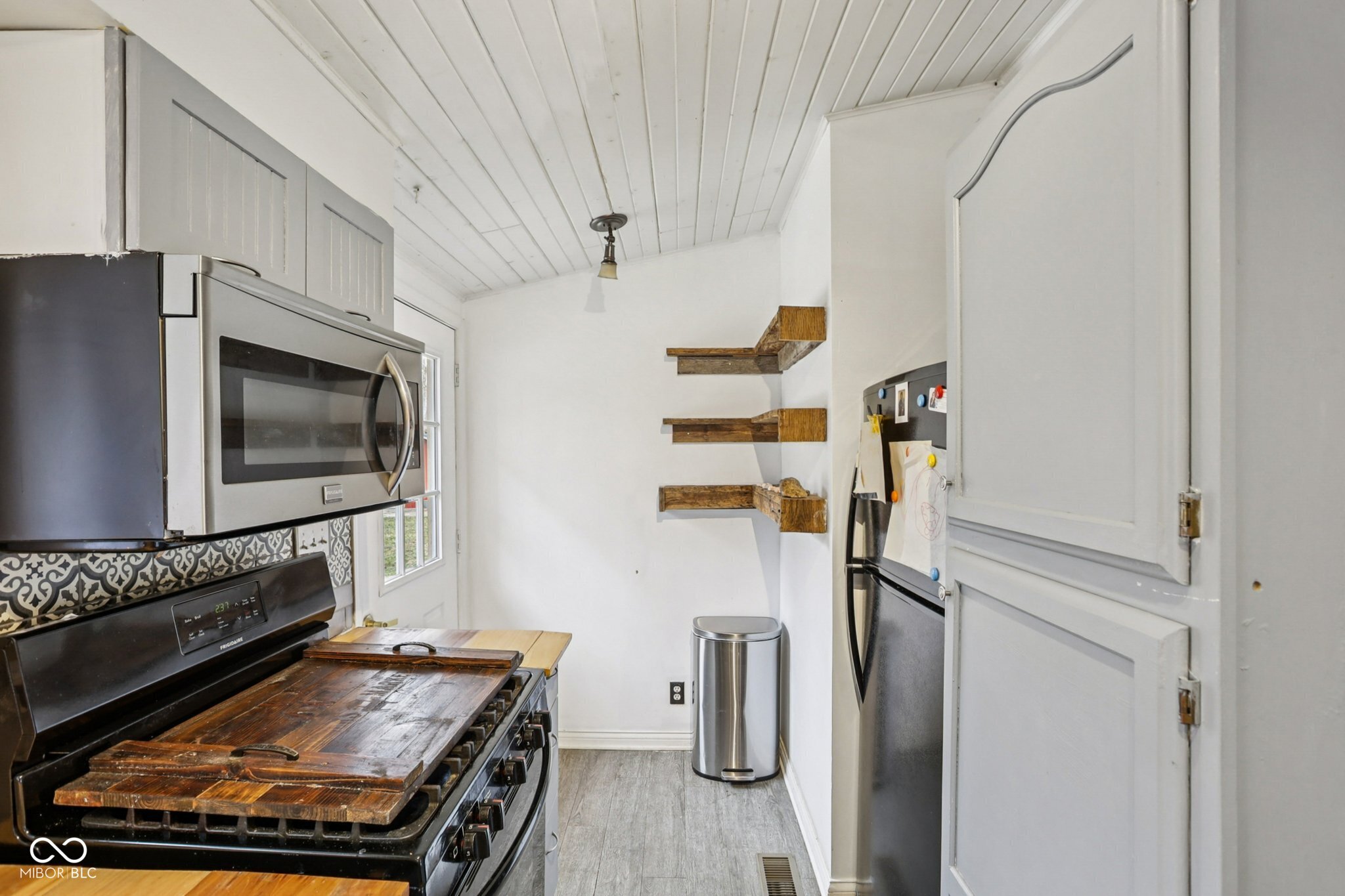 1498 Upper Schooner Road