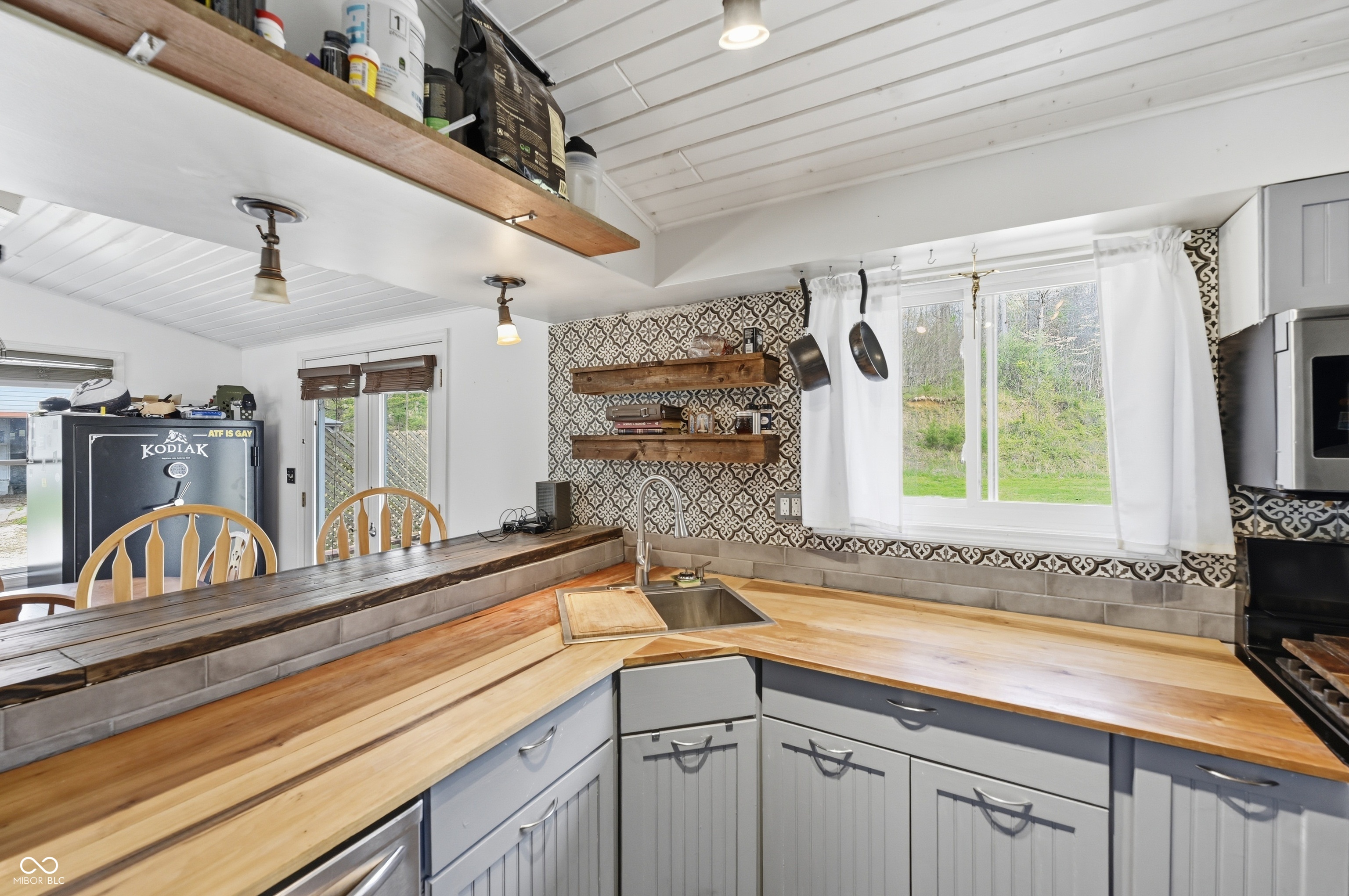 1498 Upper Schooner Road