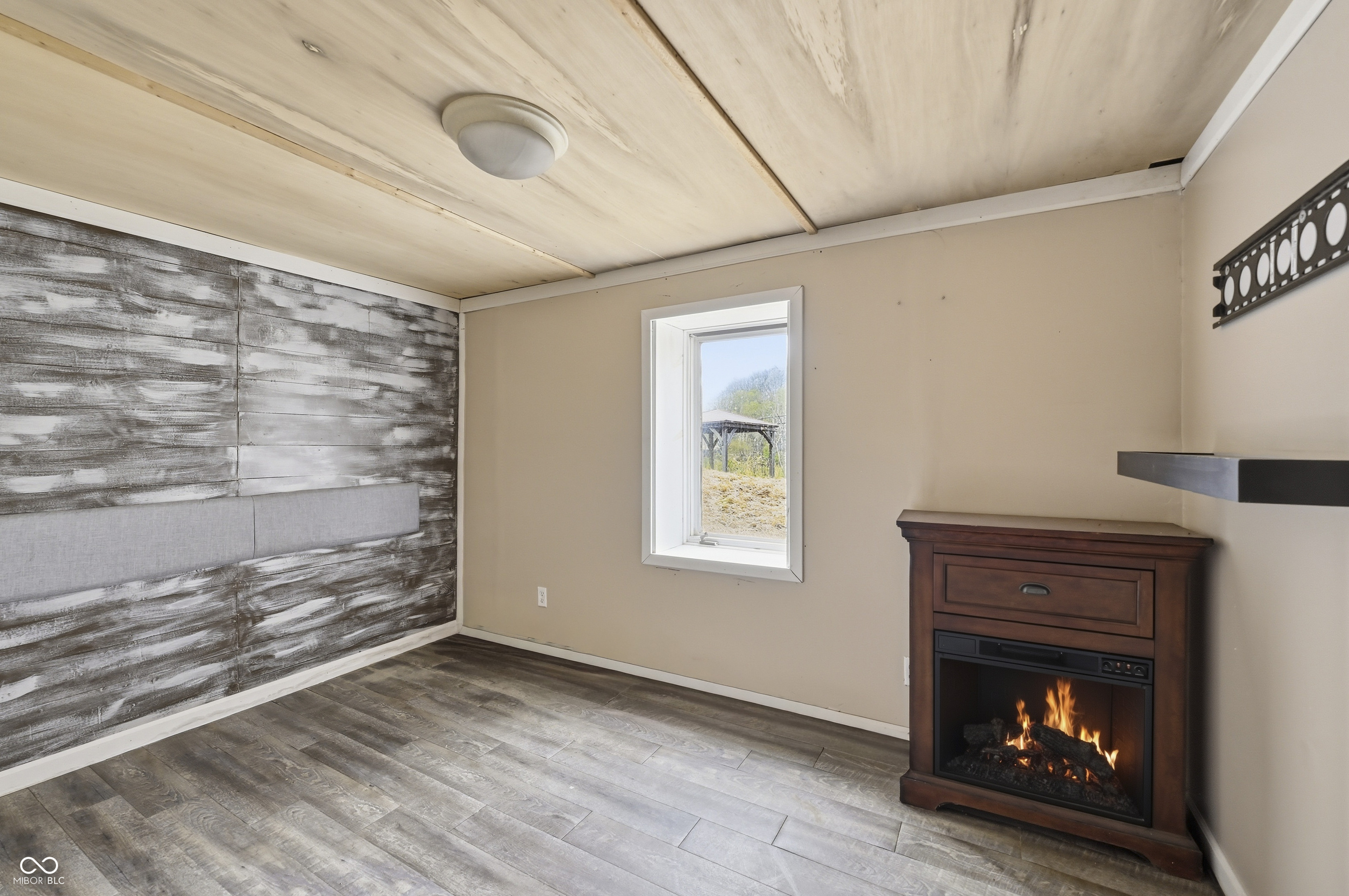 1498 Upper Schooner Road