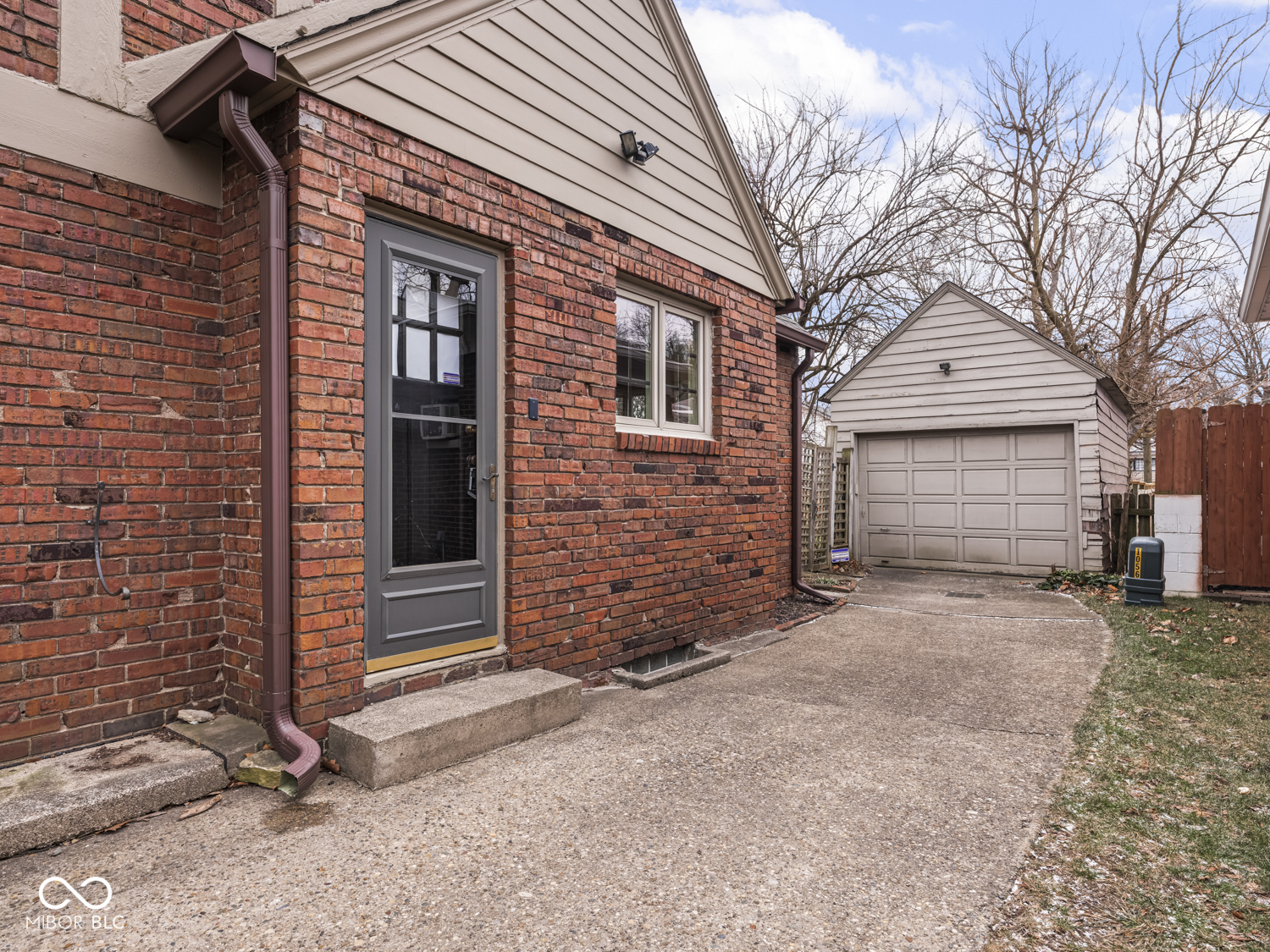5311 E Pleasant Run Parkway South Drive