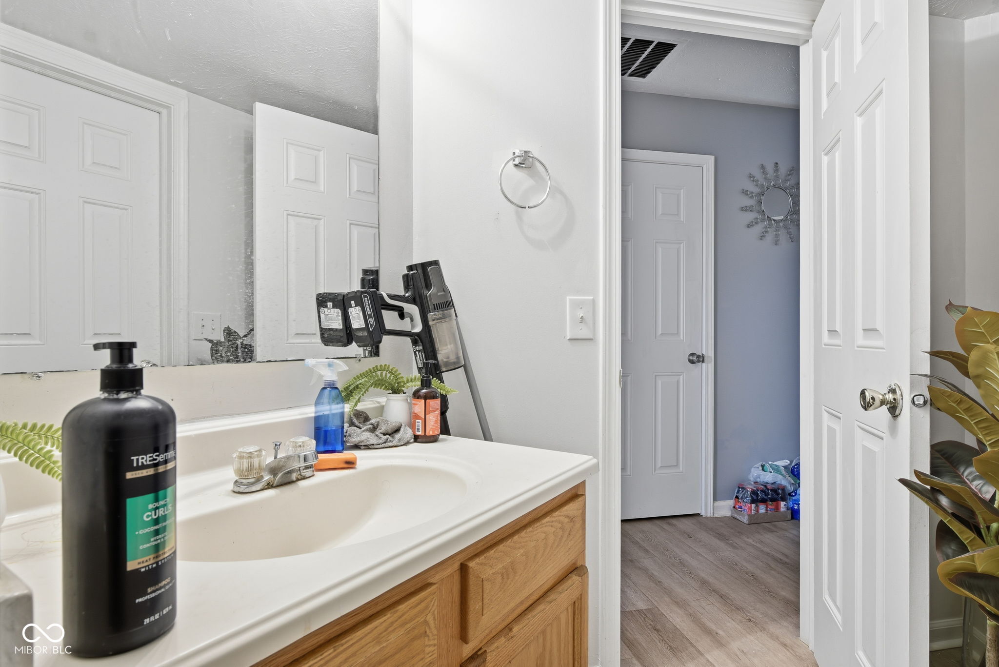 7746 Mountain Stream Way