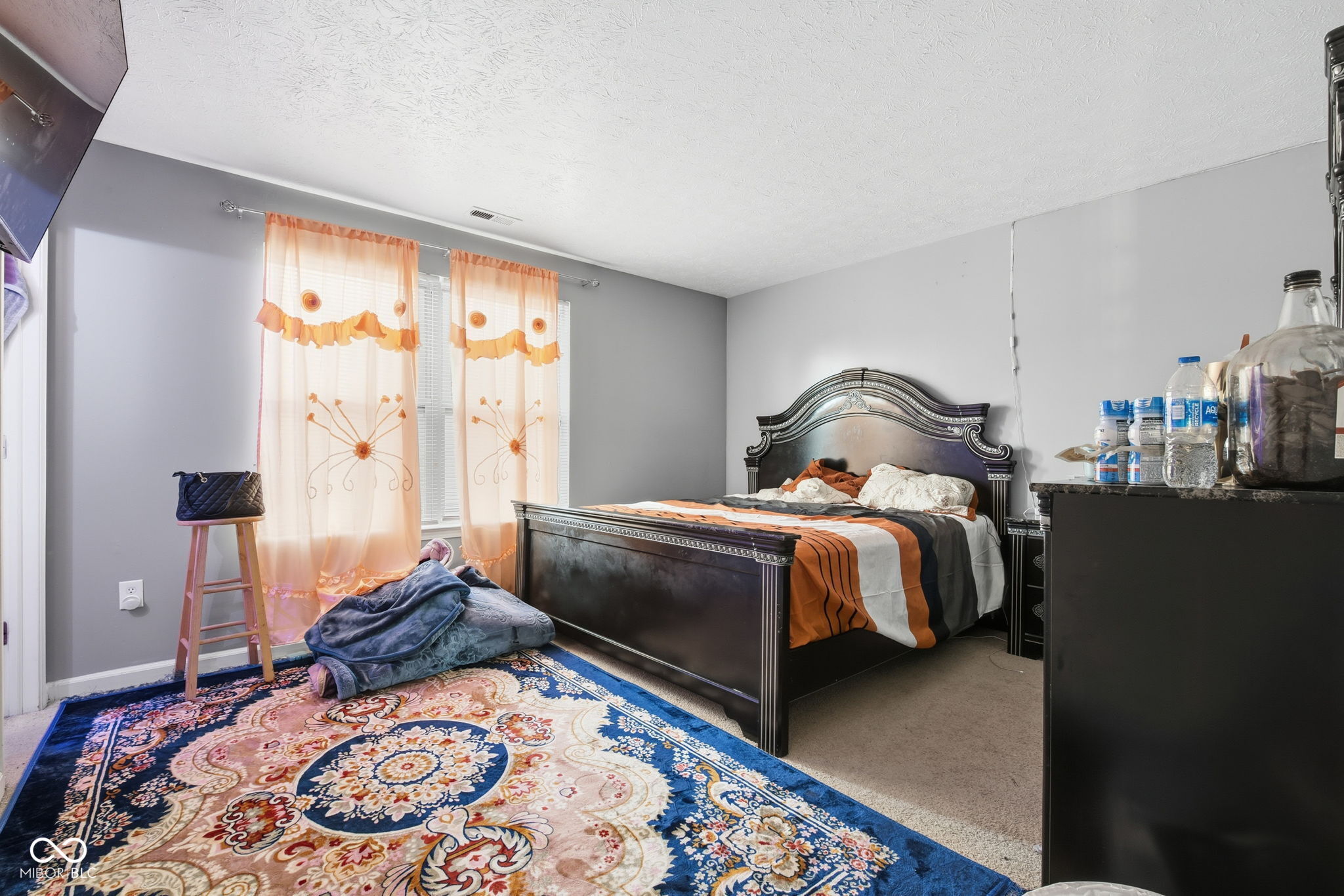 7746 Mountain Stream Way