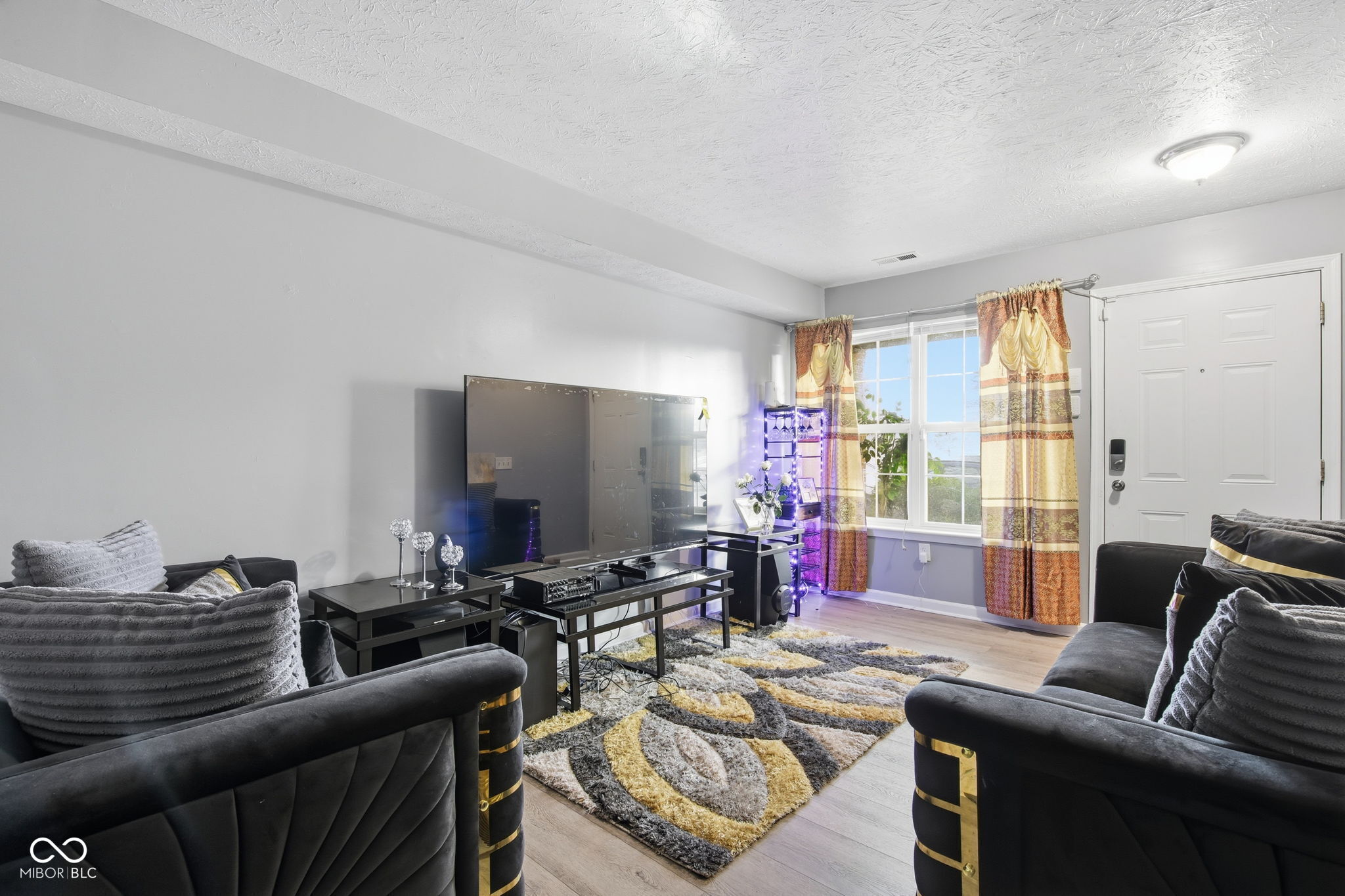 7746 Mountain Stream Way