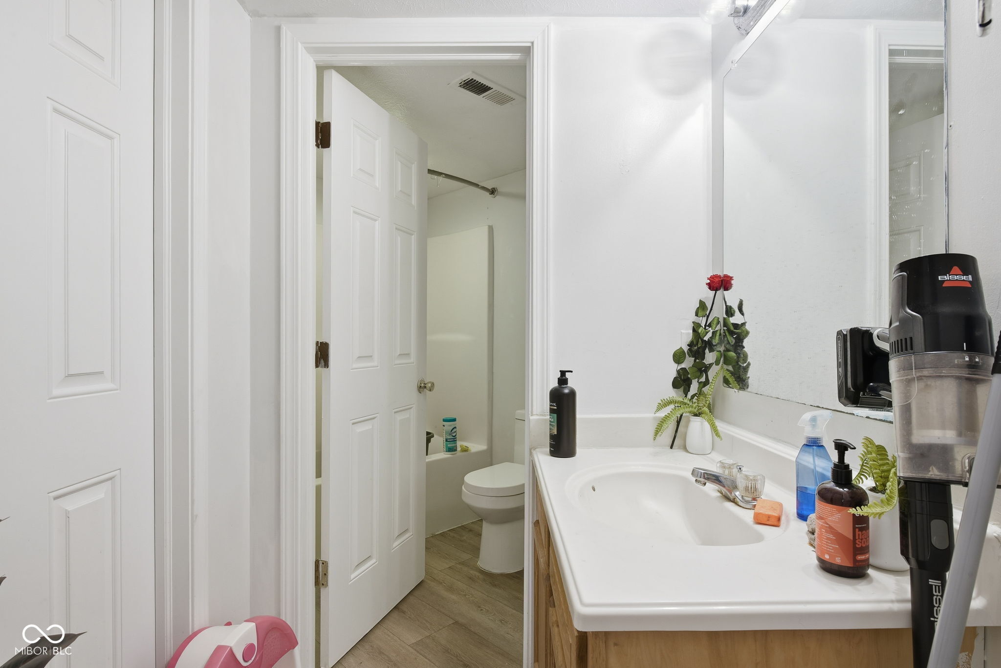 7746 Mountain Stream Way