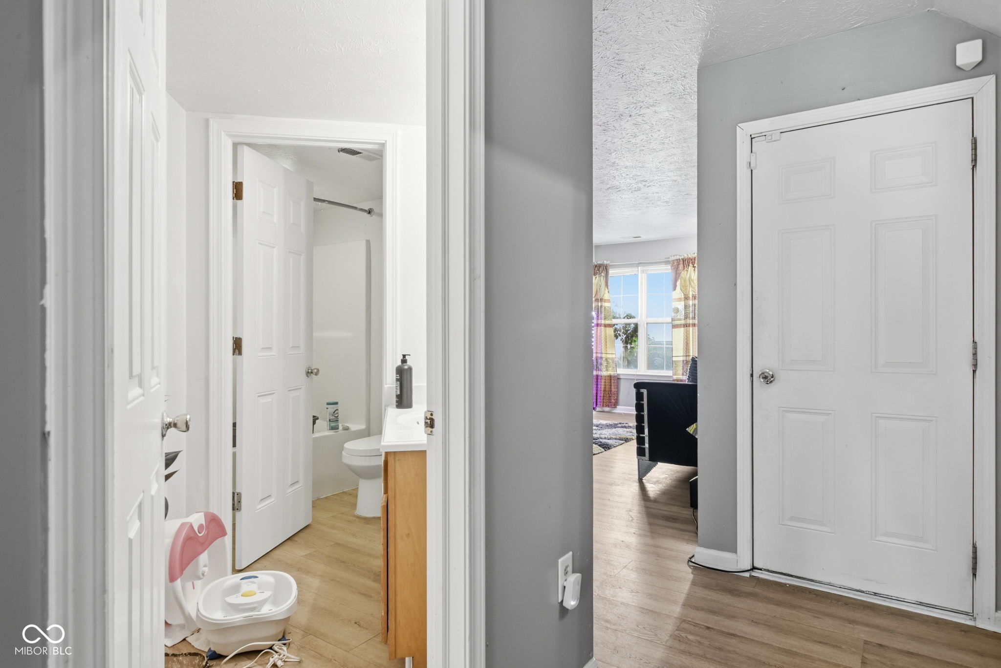 7746 Mountain Stream Way