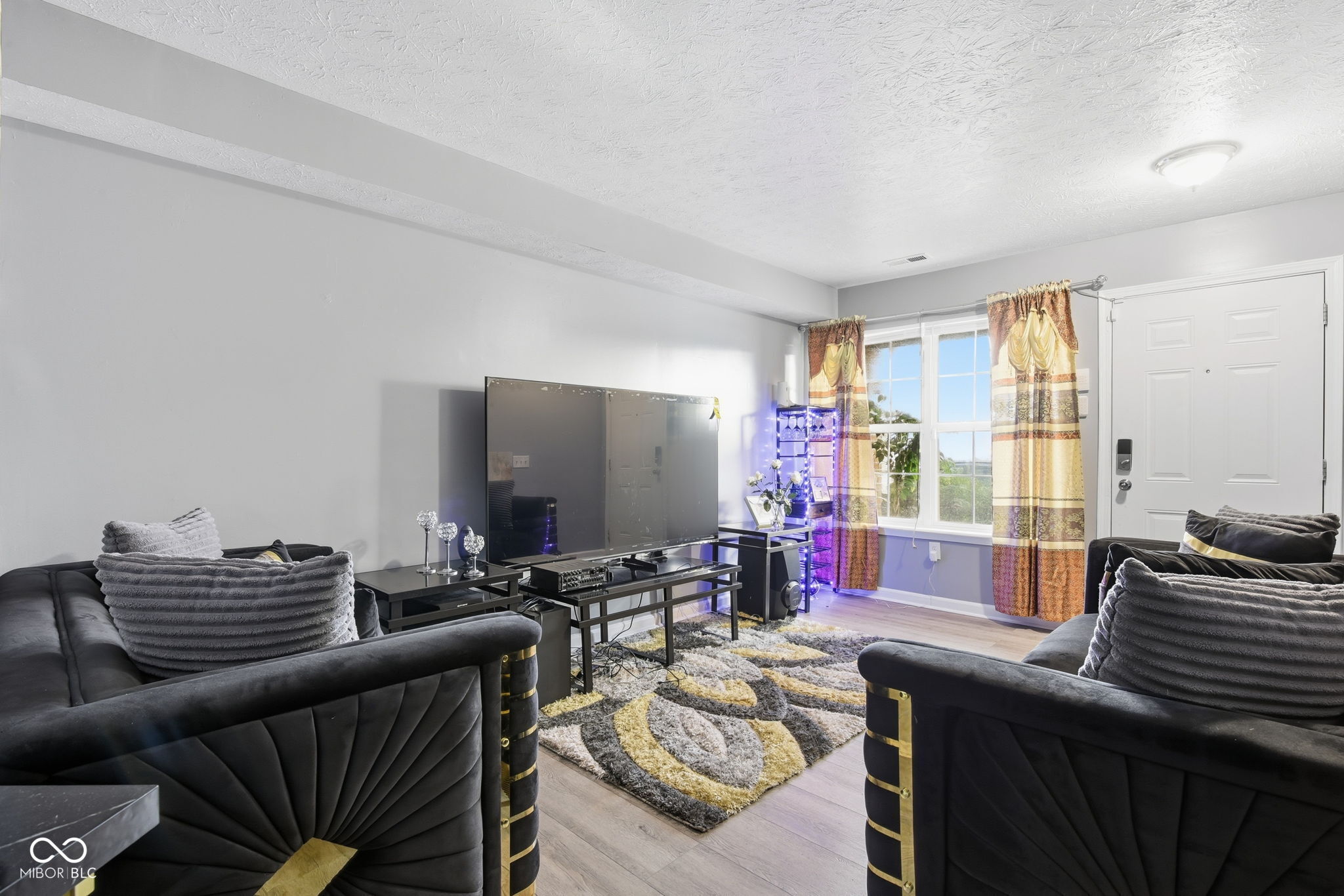 7746 Mountain Stream Way