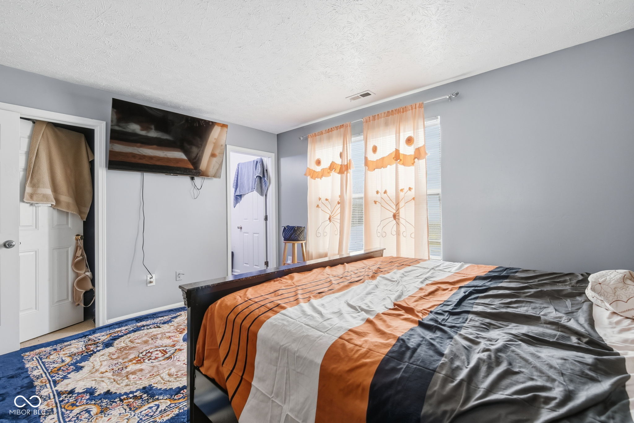 7746 Mountain Stream Way