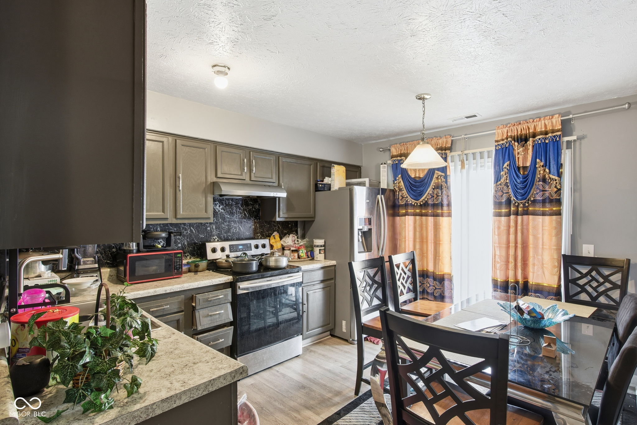 7746 Mountain Stream Way