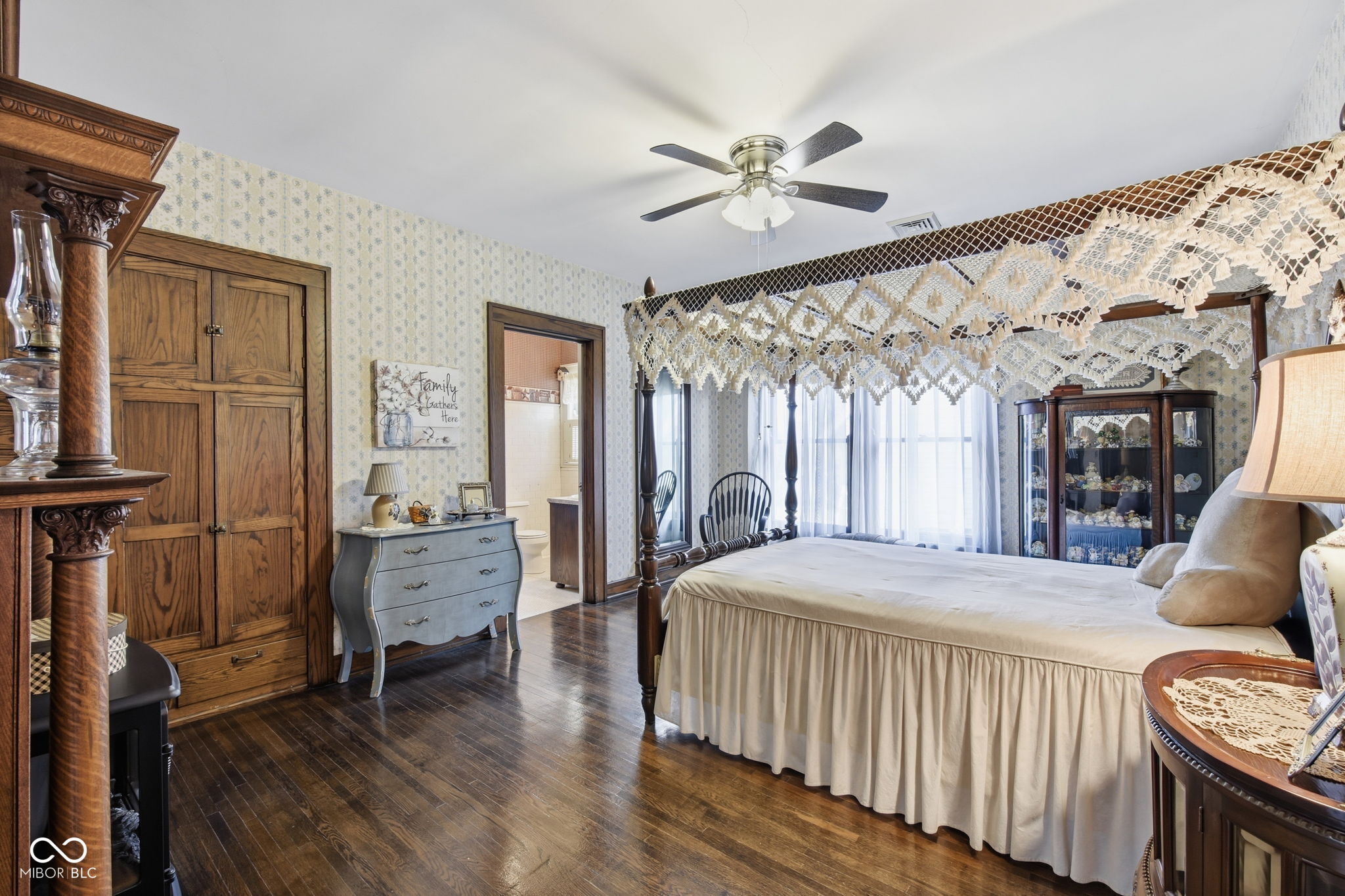 460 E Washington Street