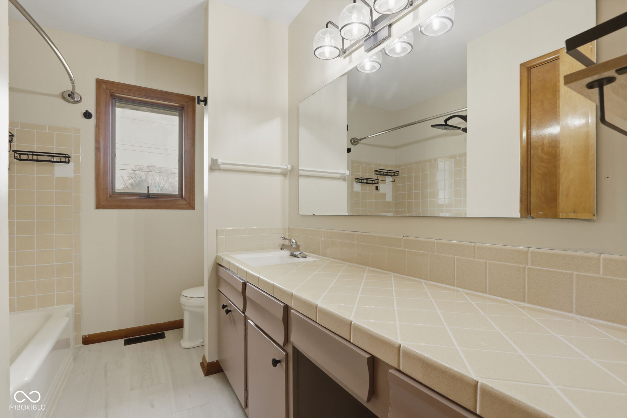 7301 Forest Park Drive