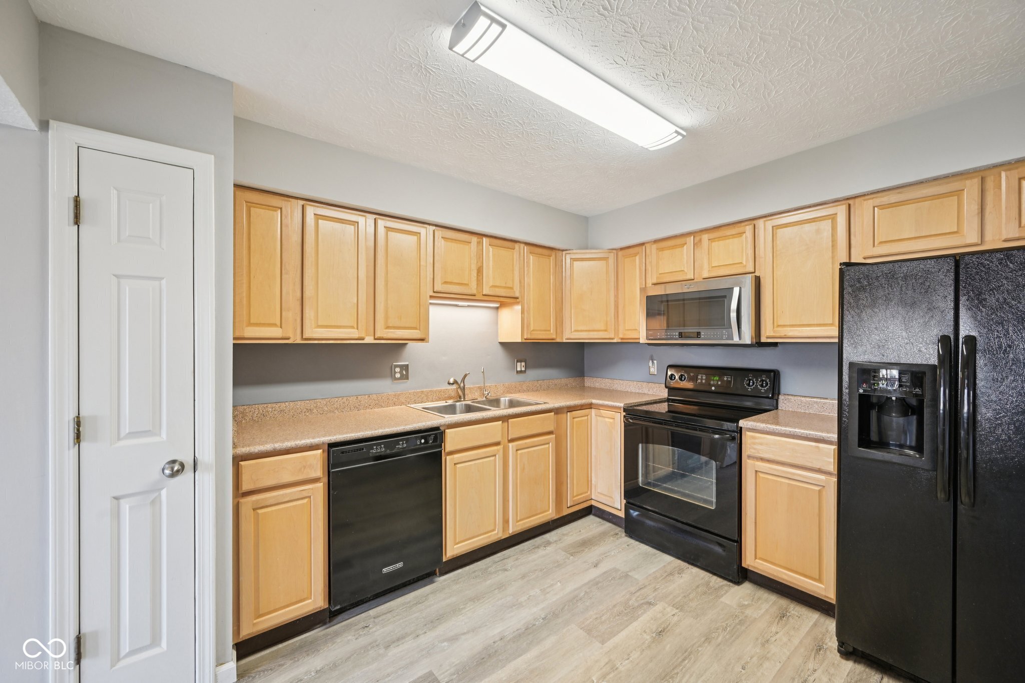 7449 Prairie Lake Drive