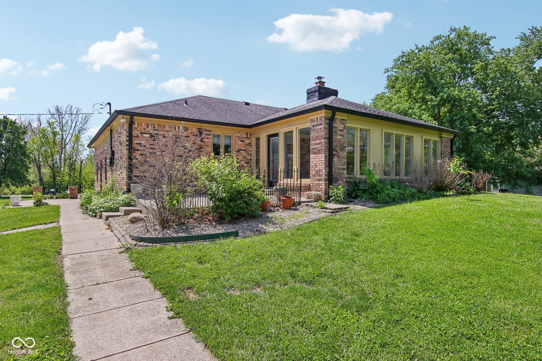2440 E County Road 300 S