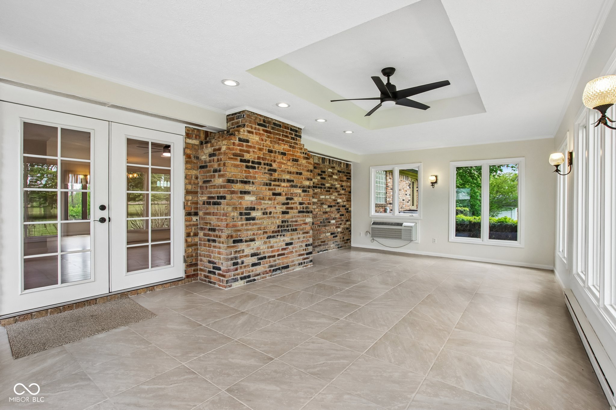 2440 E County Road 300 S