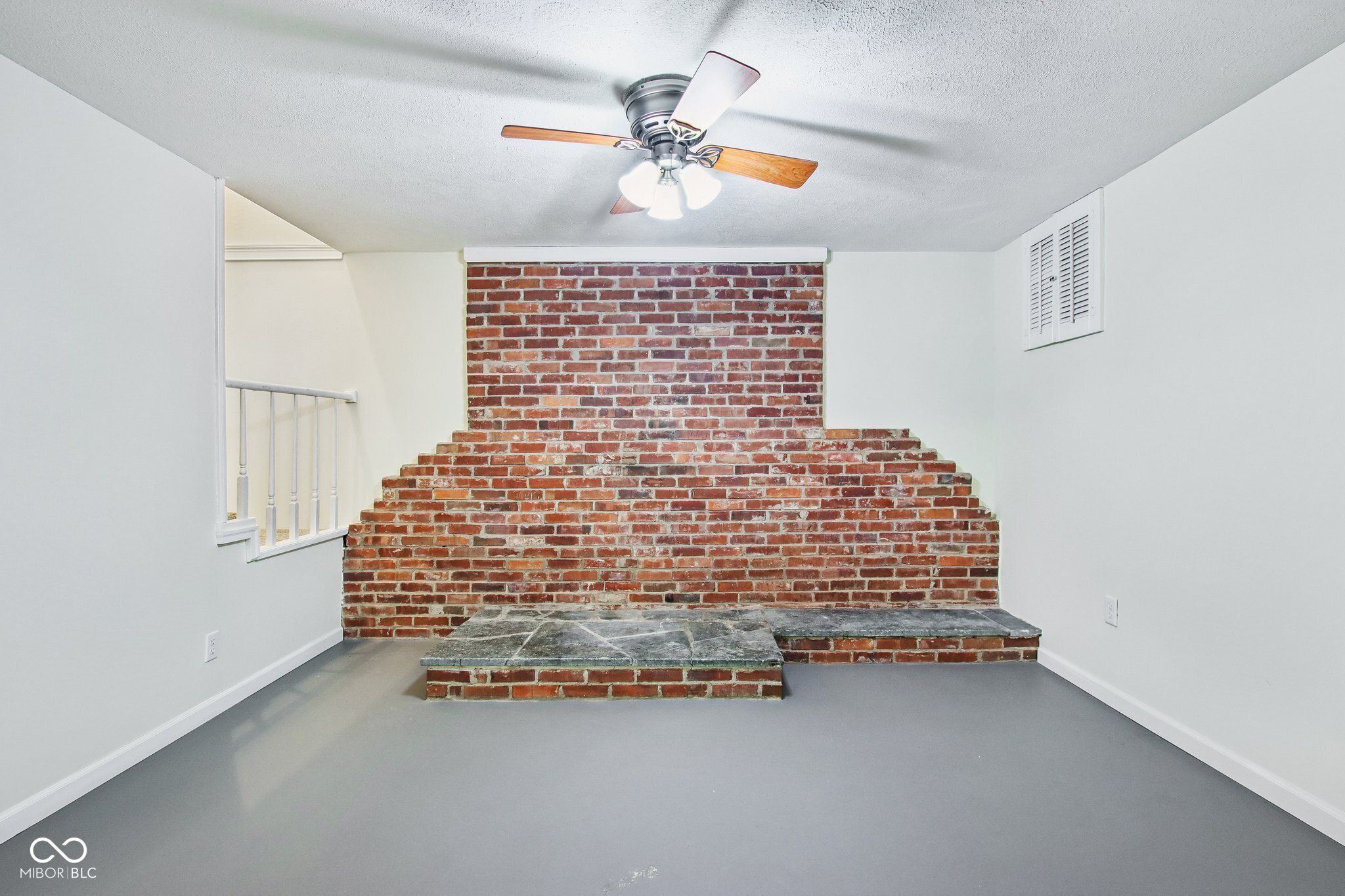 2440 E County Road 300 S