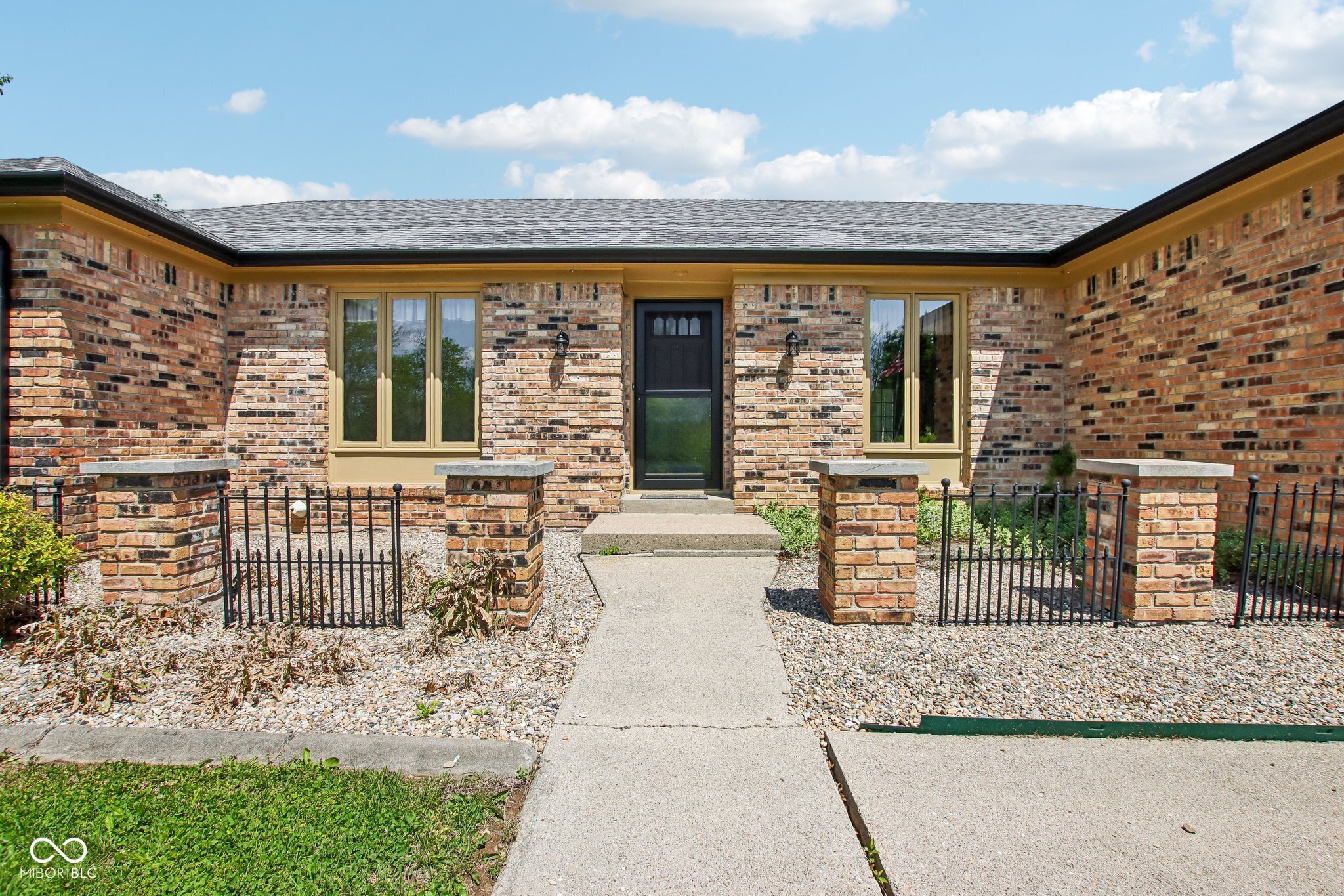 2440 E County Road 300 S