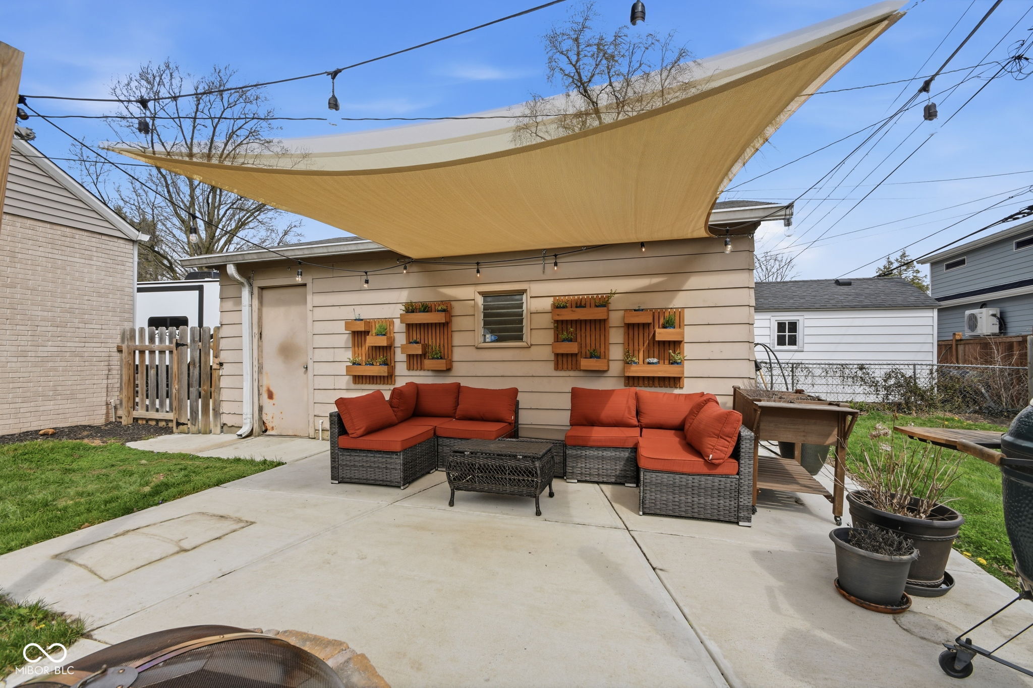 5409 Indianola Avenue