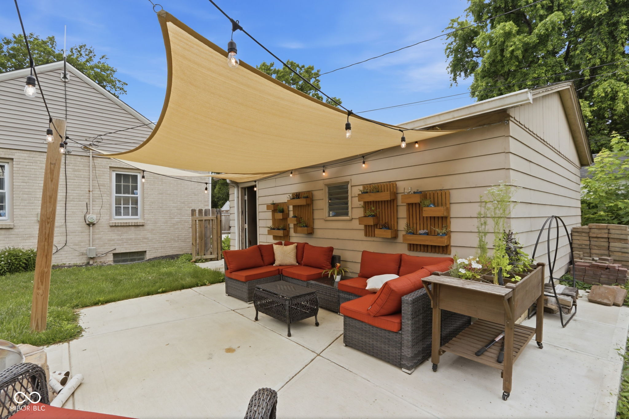 5409 Indianola Avenue