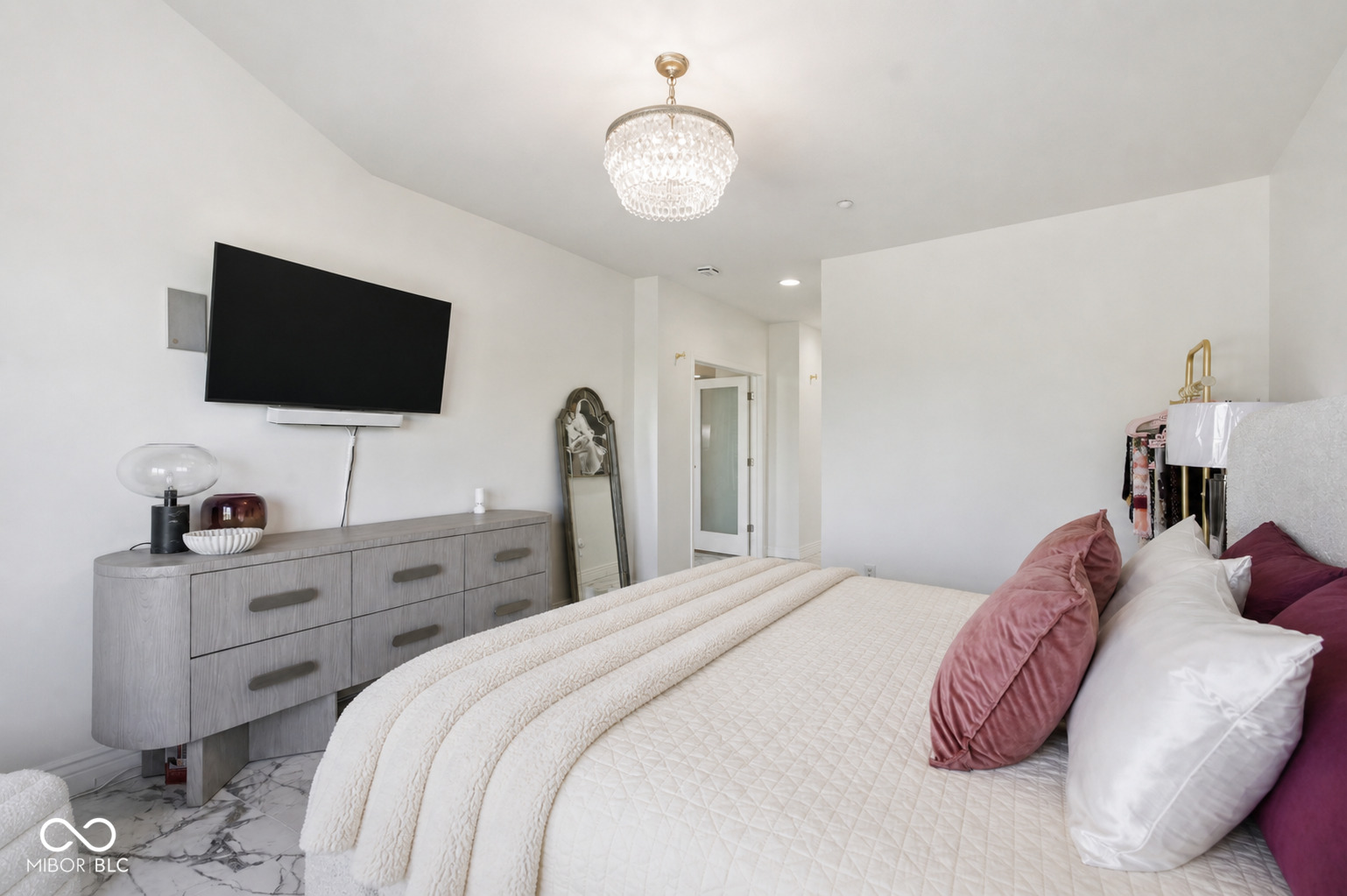 435 Virginia Avenue Unit: 302