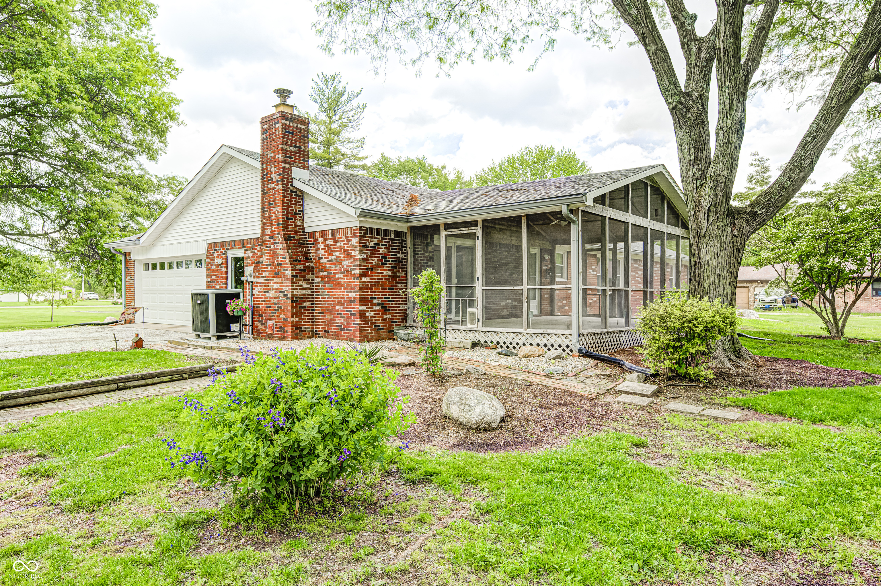 9557 Shelbyville Road