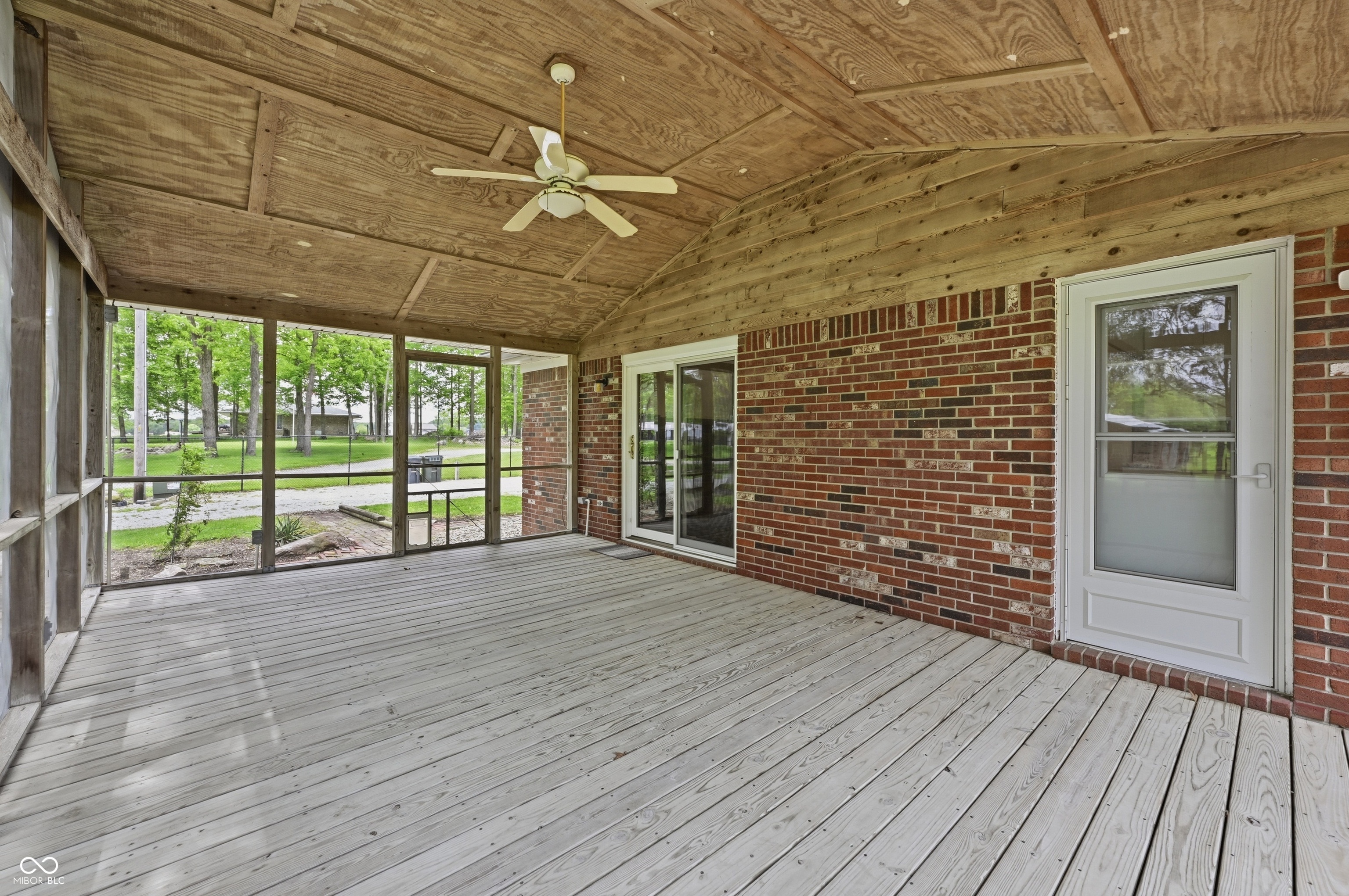 9557 Shelbyville Road