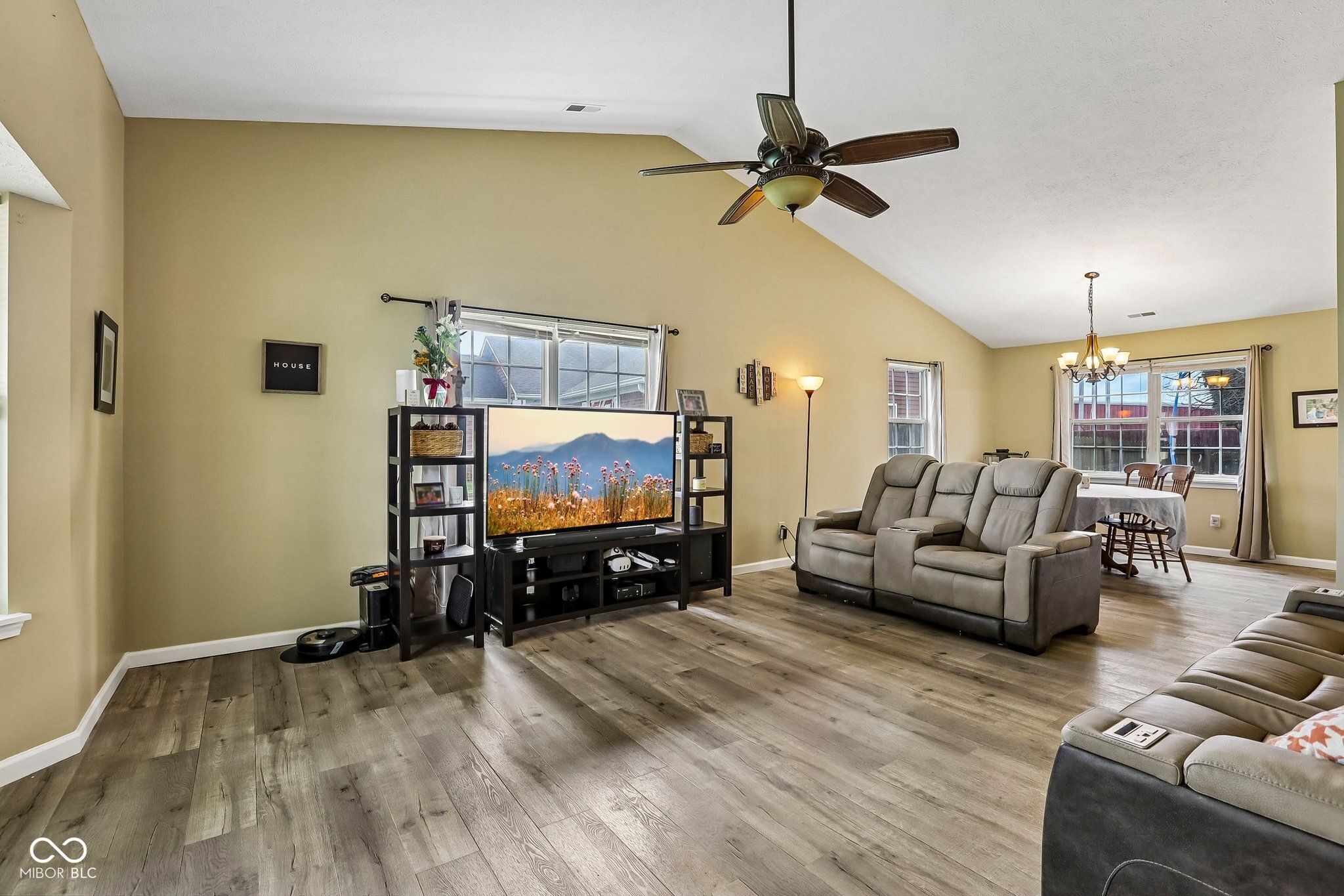 102 Westview Place