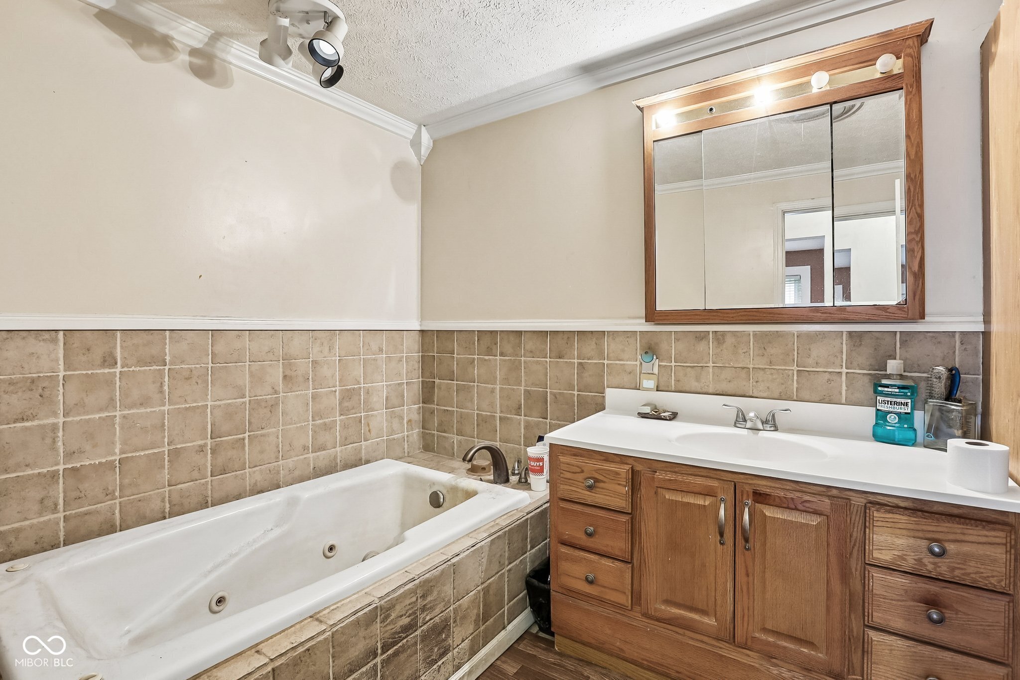 2215 W 60th Street
