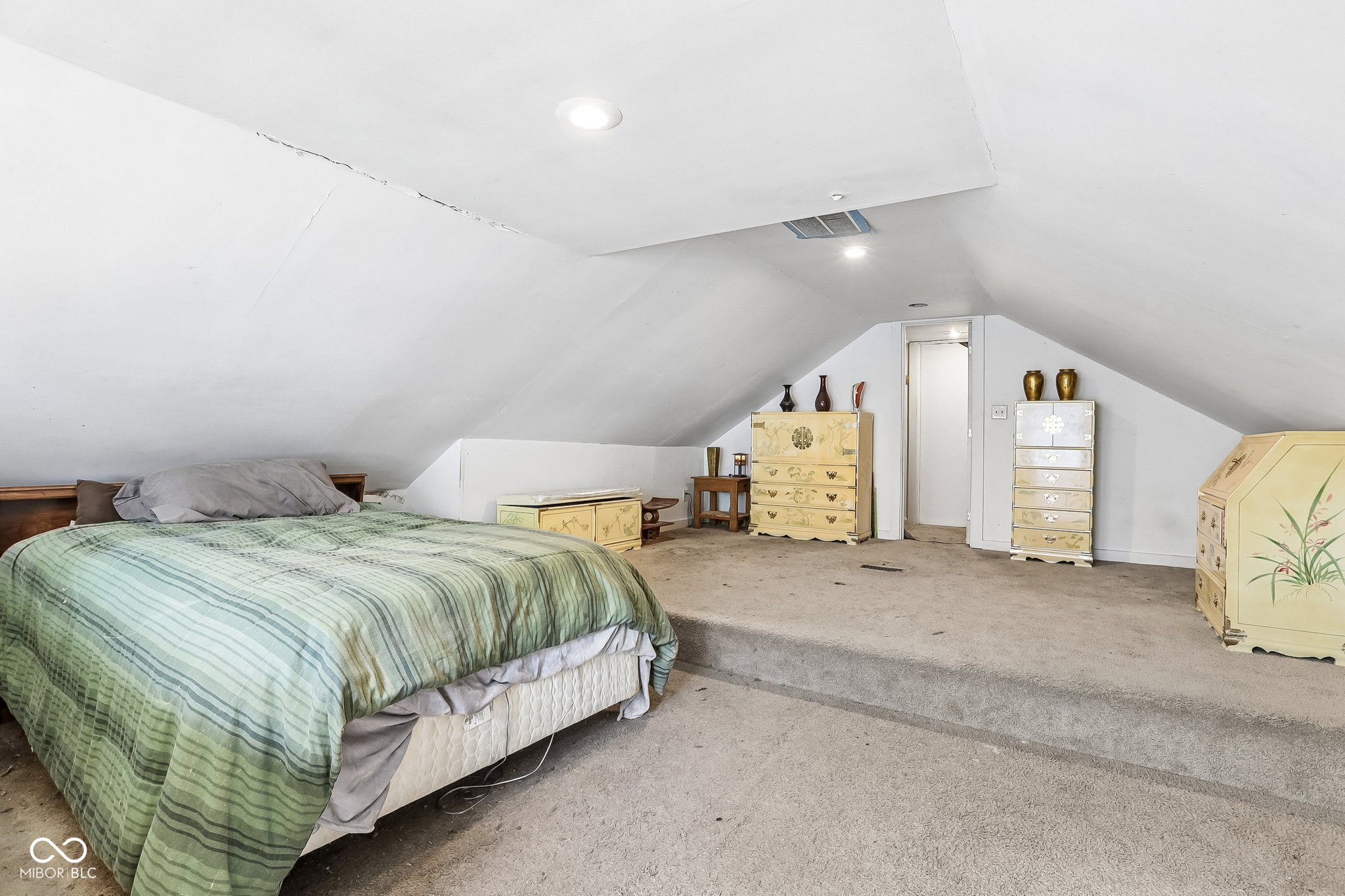 2215 W 60th Street