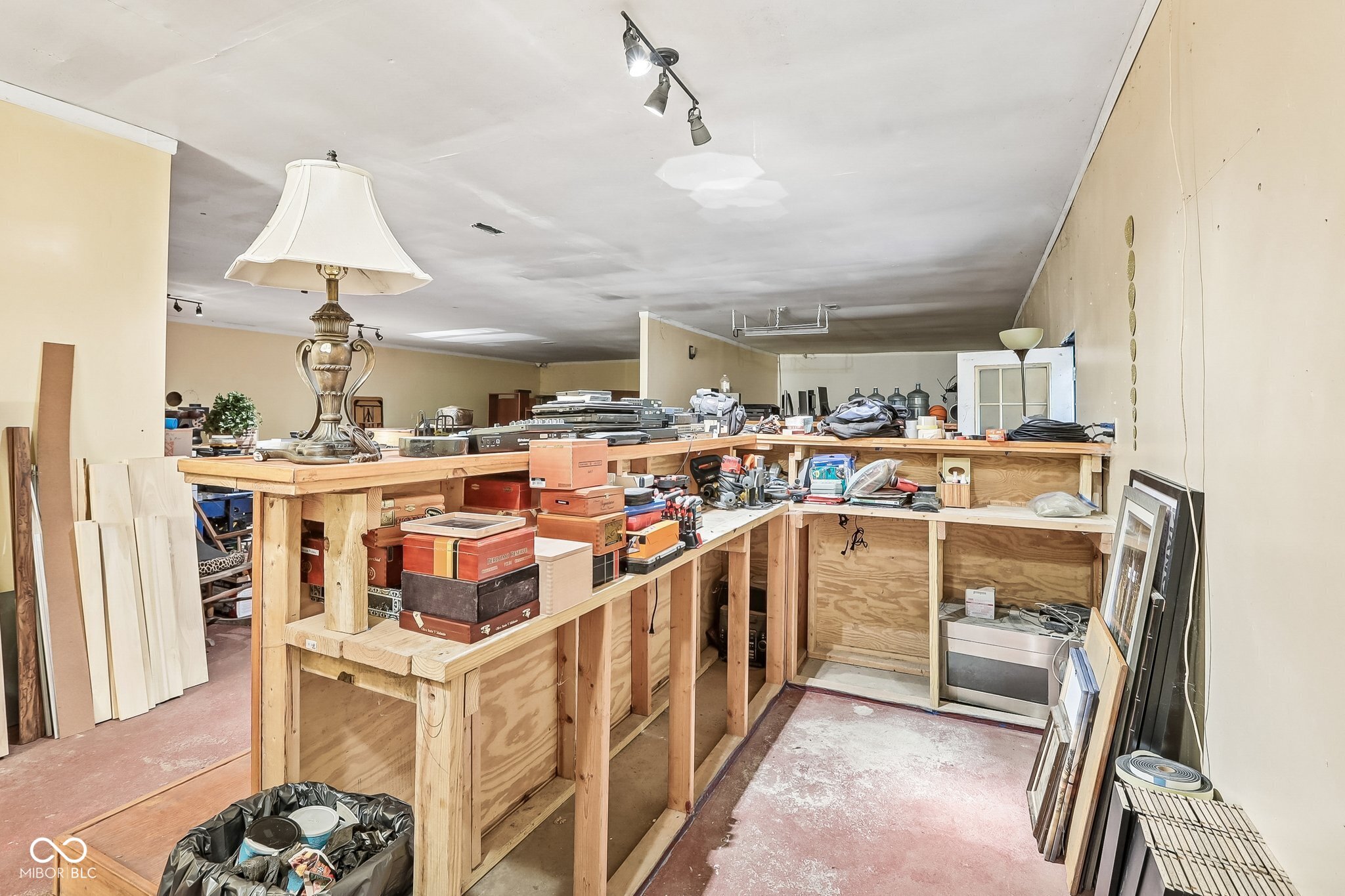 2215 W 60th Street