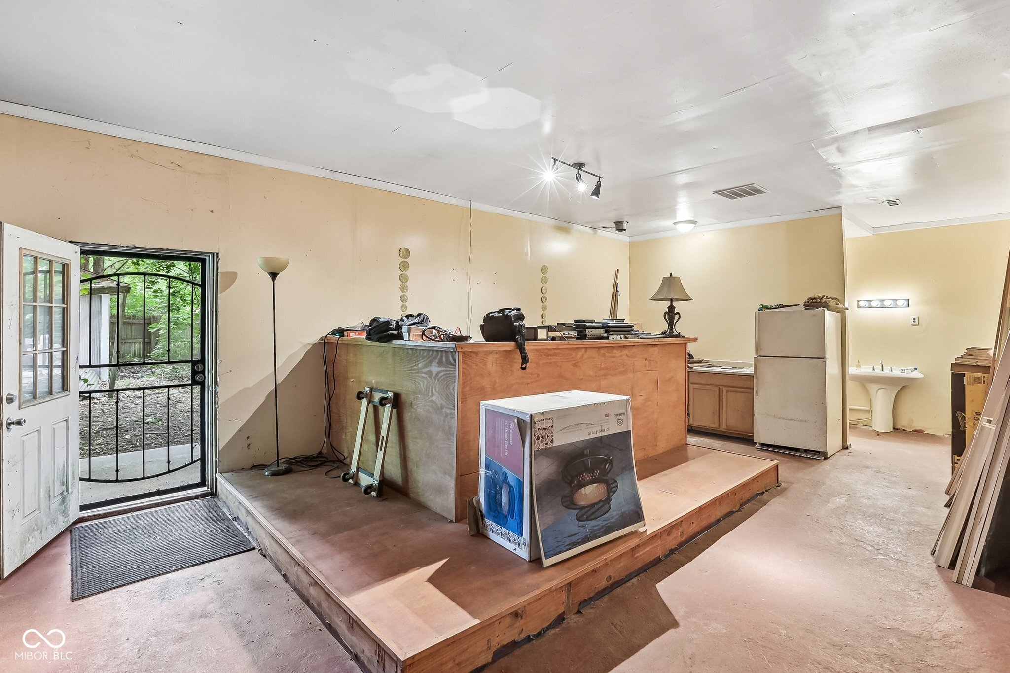 2215 W 60th Street