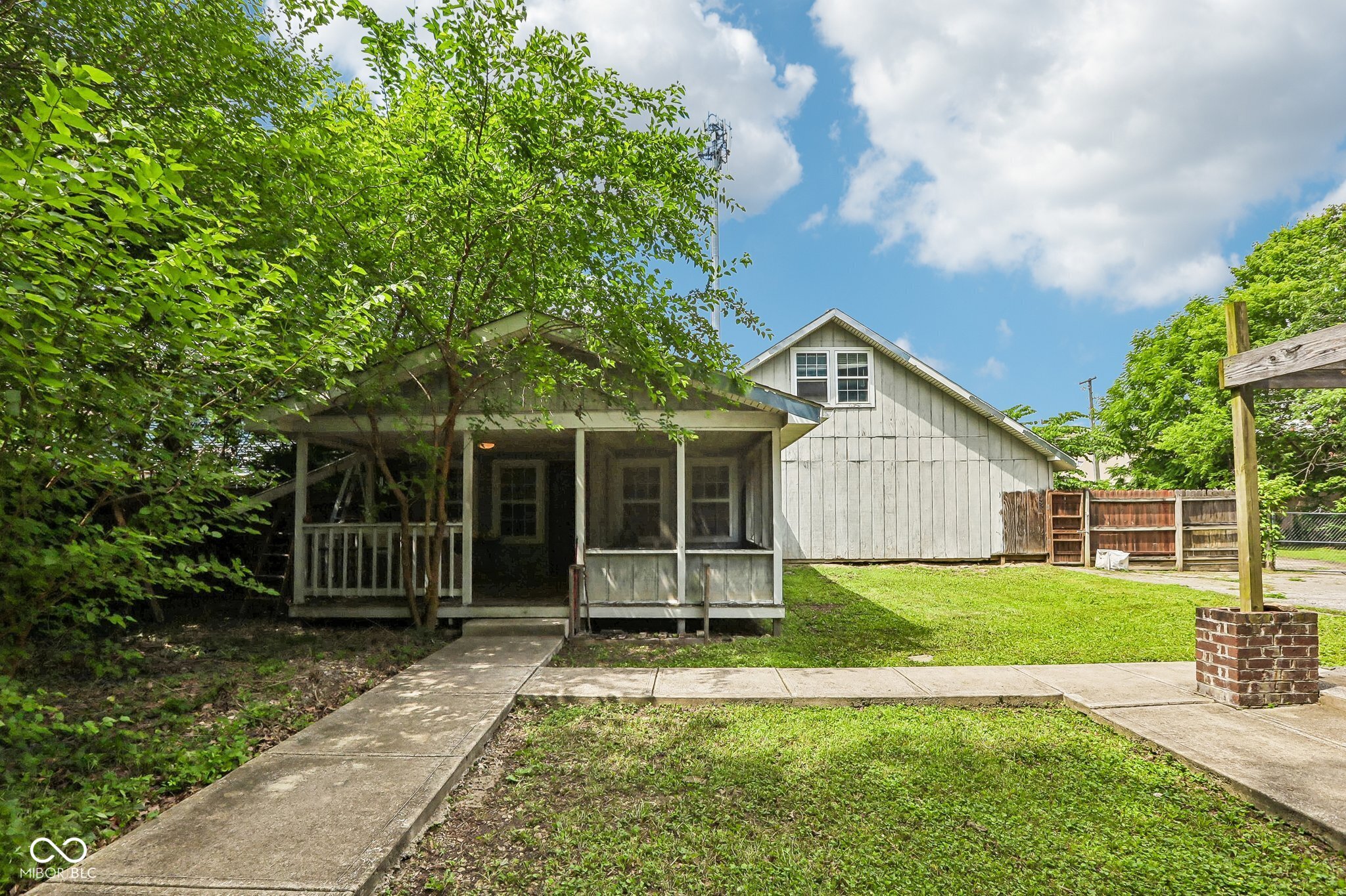 2215 W 60th Street