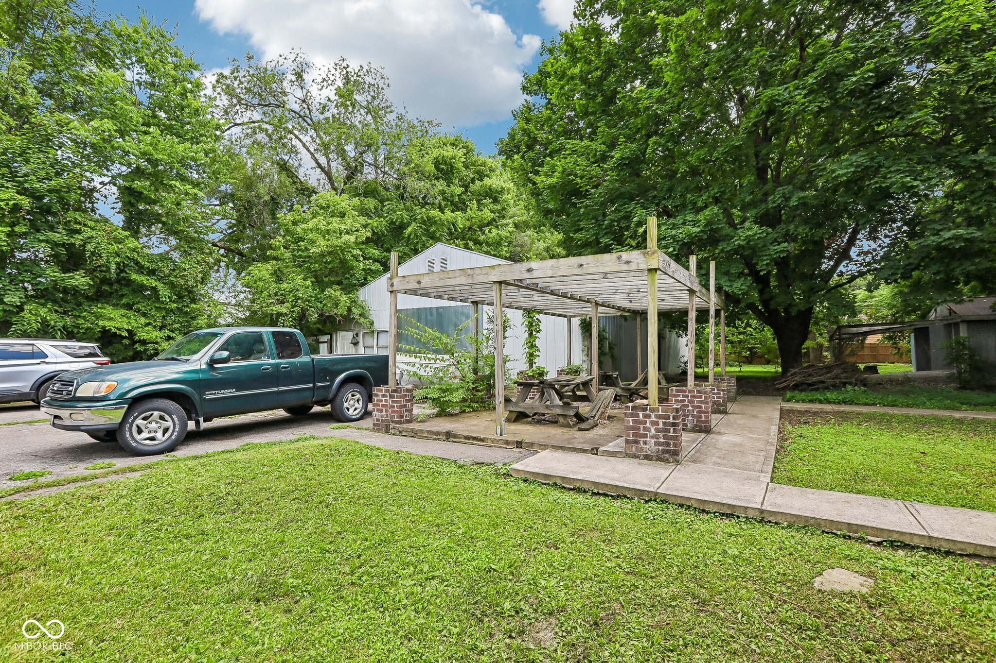 2215 W 60th Street