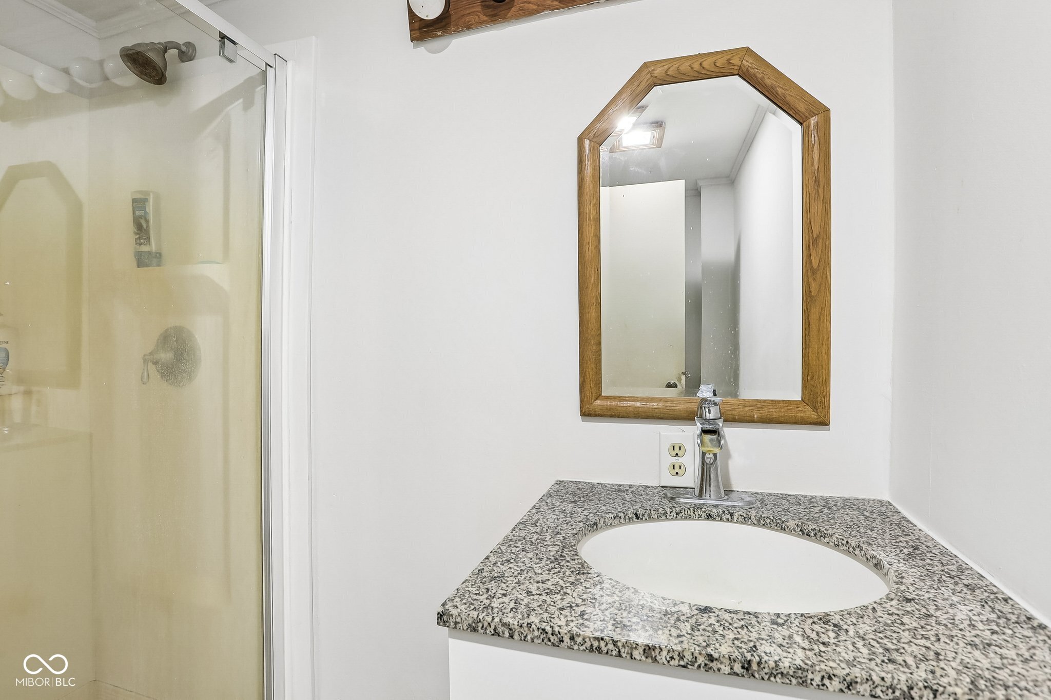 2215 W 60th Street