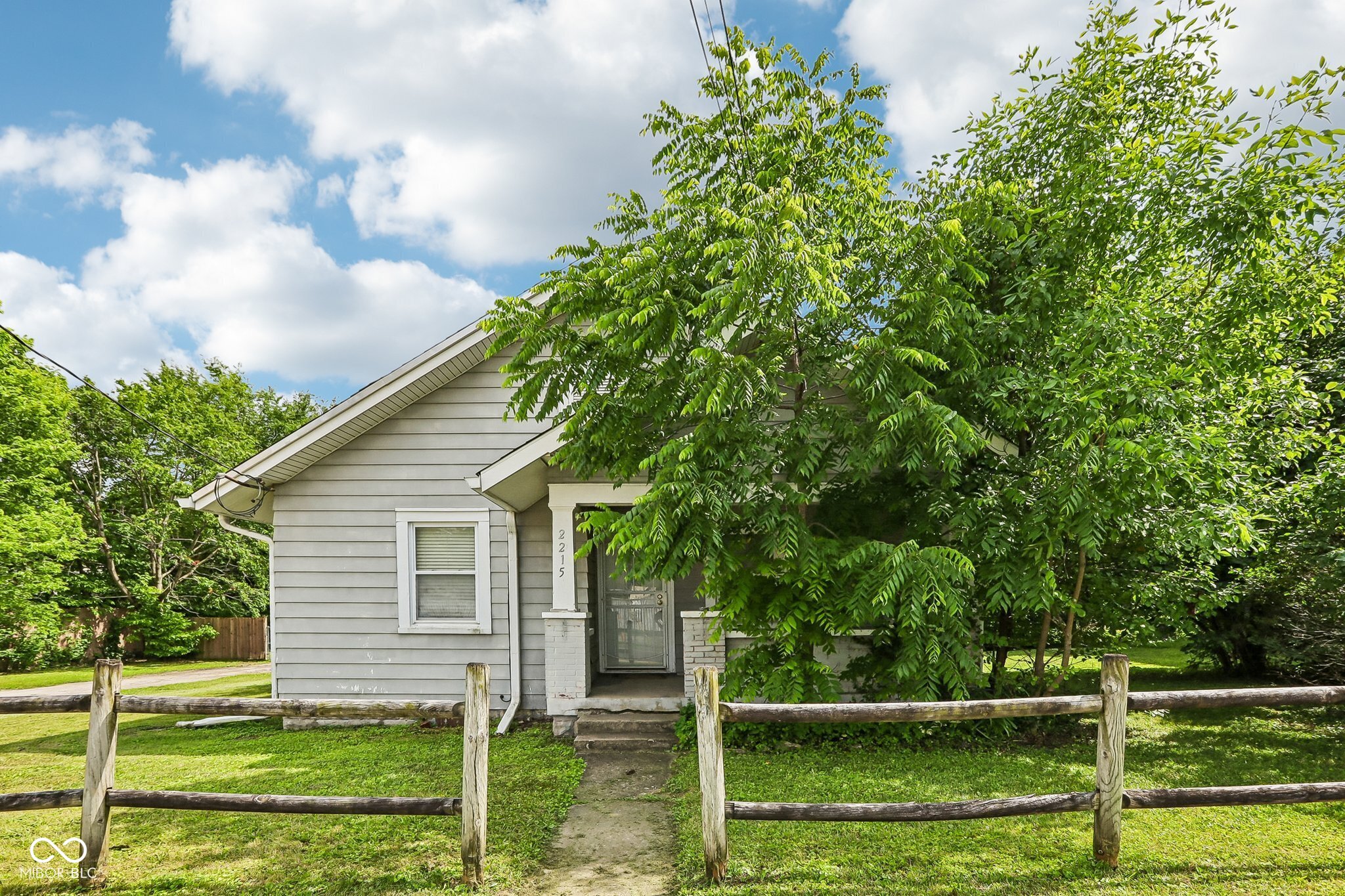 2215 W 60th Street