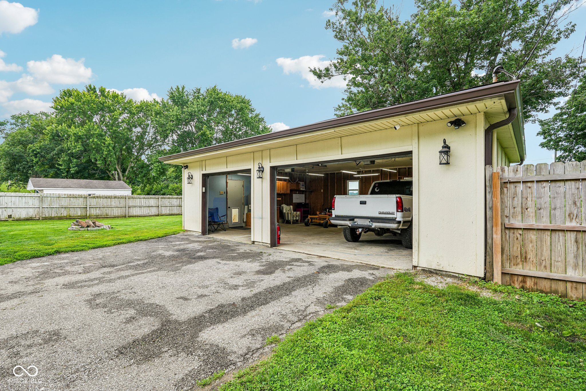 3910 Adams Drive