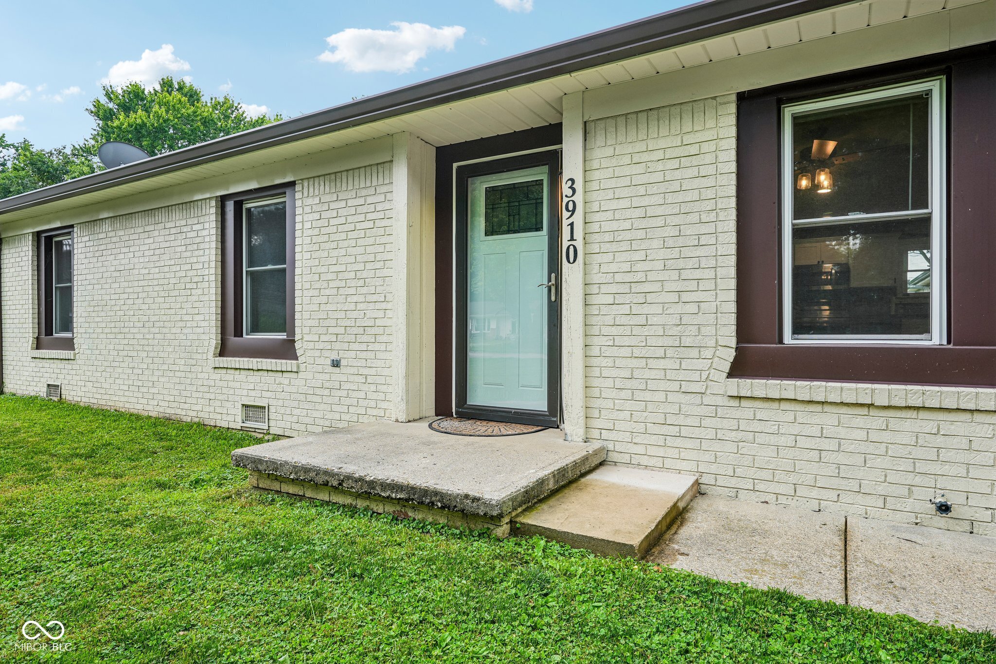 3910 Adams Drive